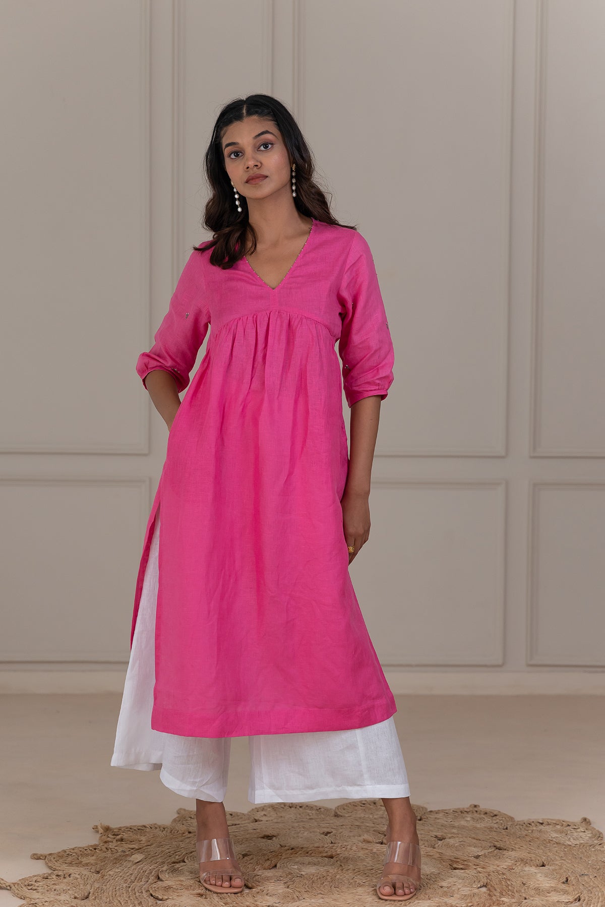 CLOVE -V NECK LINEN KURTA - Pink