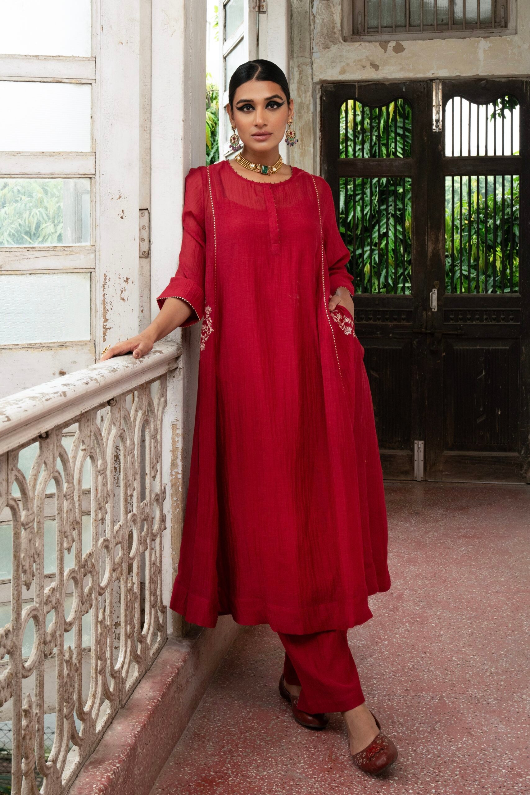 "Jeb" Tui Kurta set - sindhoori "laal"