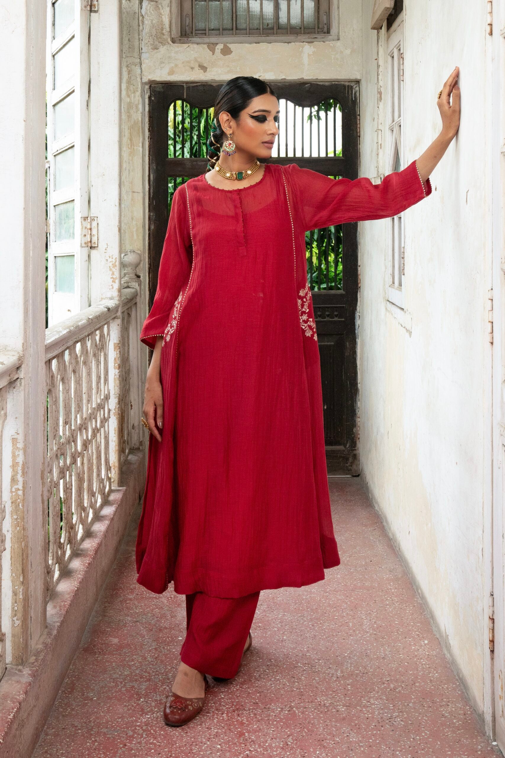 "Jeb" Tui Kurta set - sindhoori "laal"