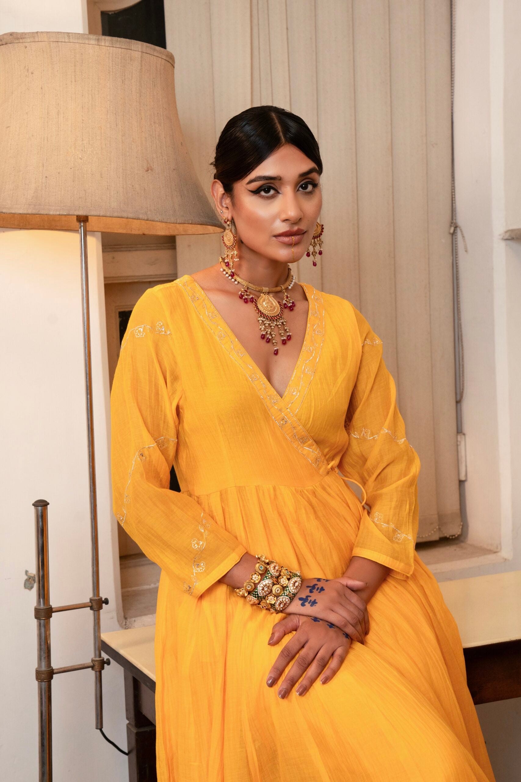 Lehariya Angarkha set - kesariya peela