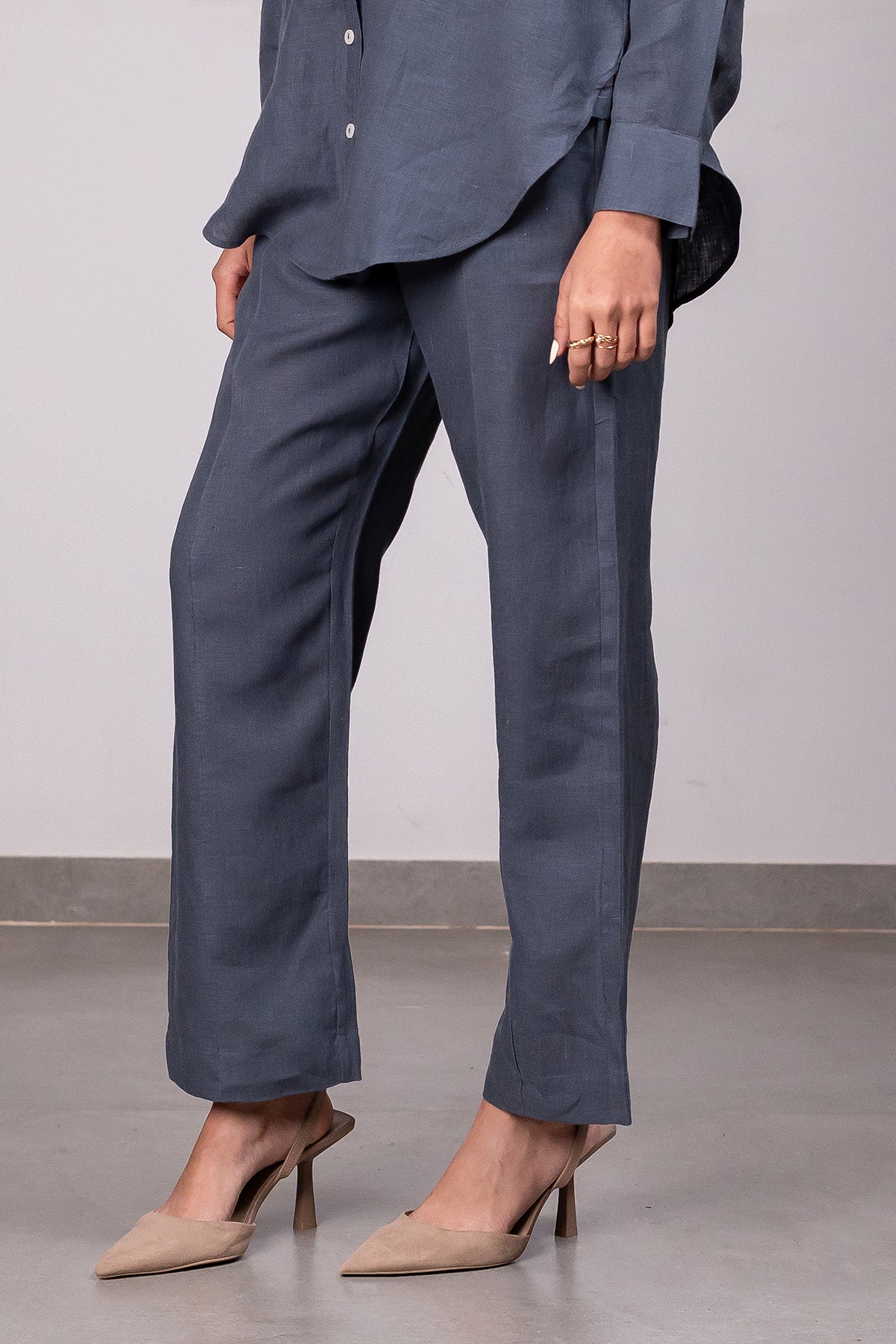 Alan Linen Tucks Pants – Charcoal Grey