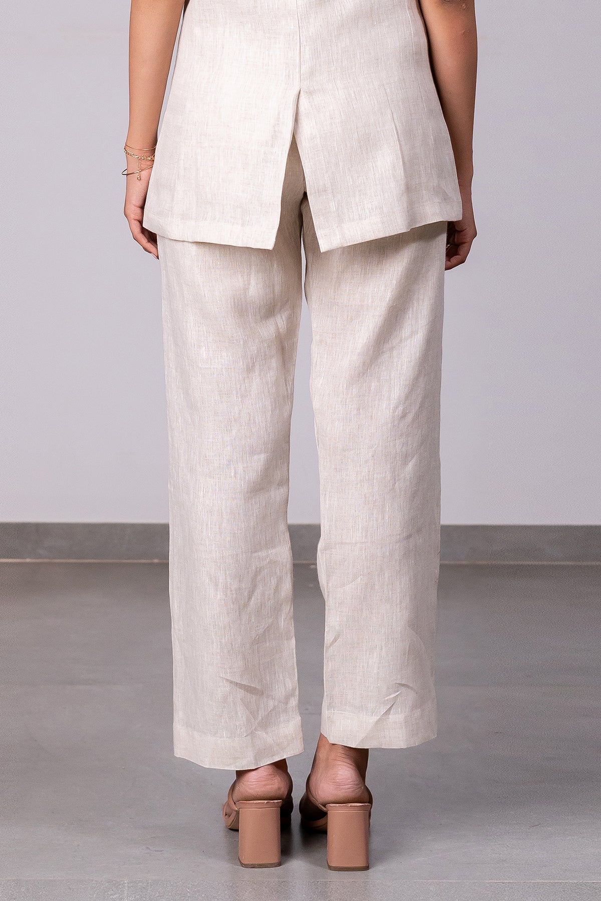 Alan Linen Tucks Pants - Ecru