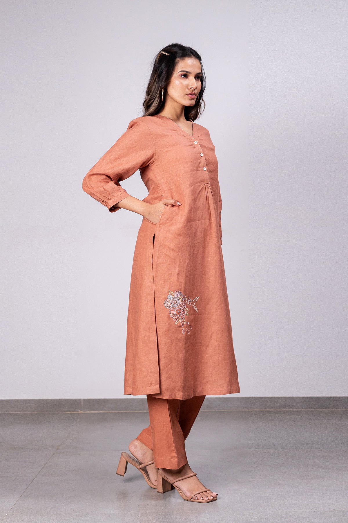 Ana Linen V-Neck Kurta- Pants Set With Pockets – Sand Brown