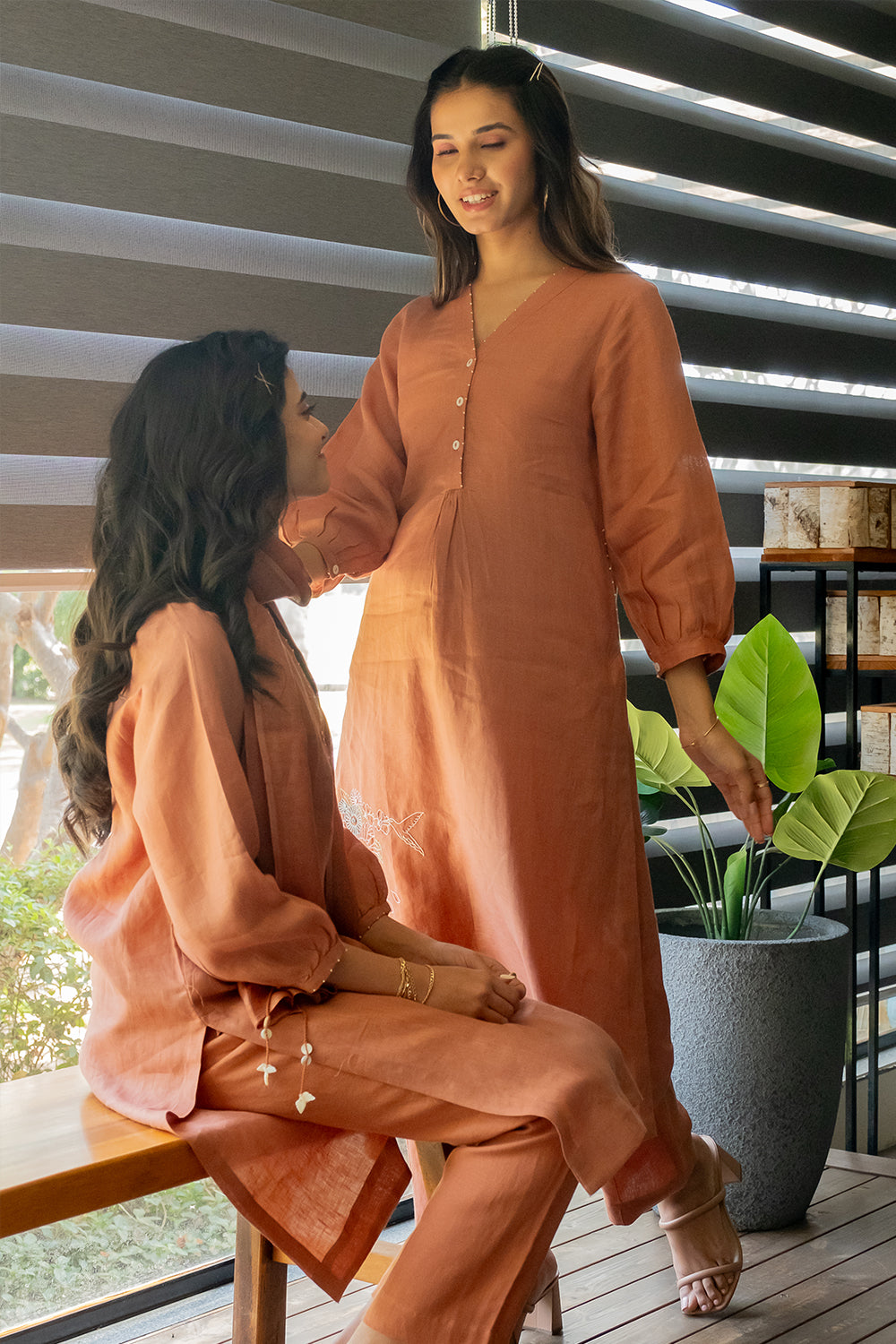 Ana Linen V-Neck Kurta- Pants Set With Pockets – Sand Brown