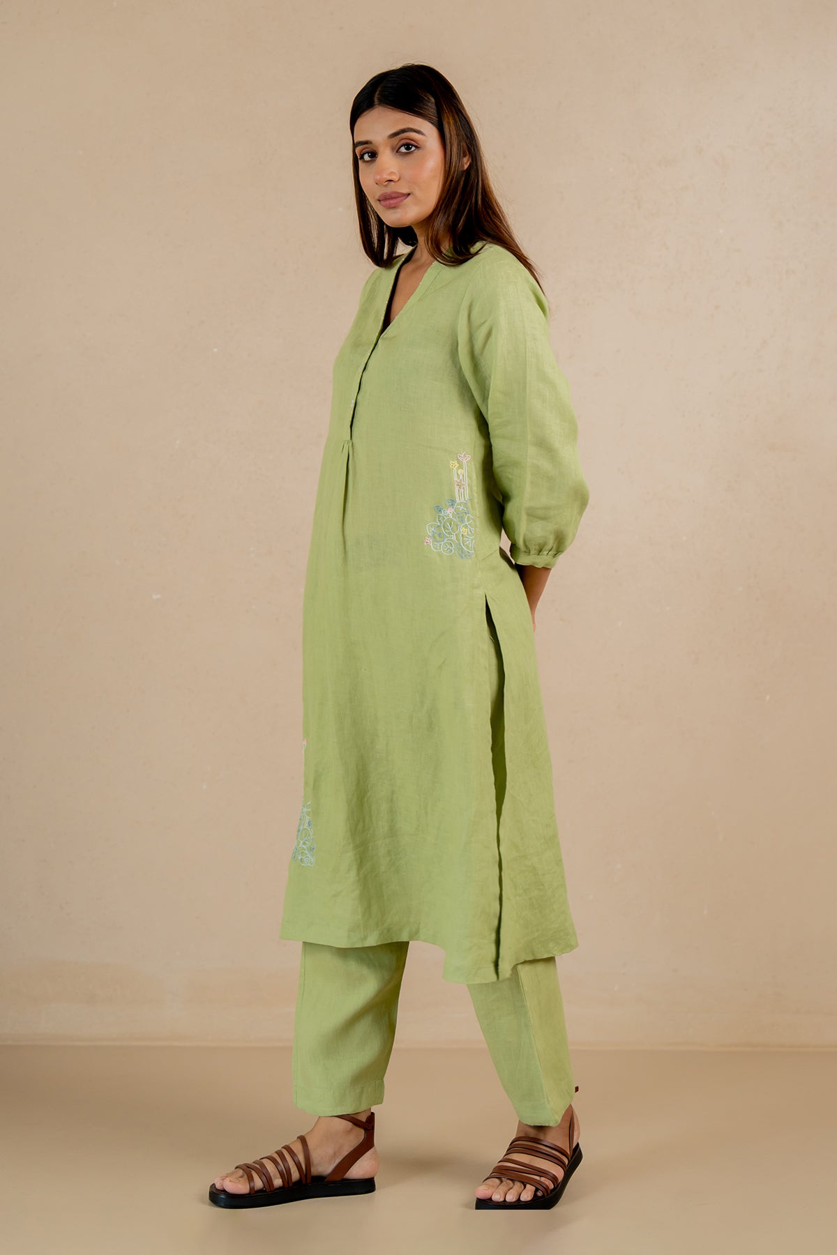 Ana-Linen-V-Neck-Kurta-and-Pants-Set-With-Pockets-Algae-Green-