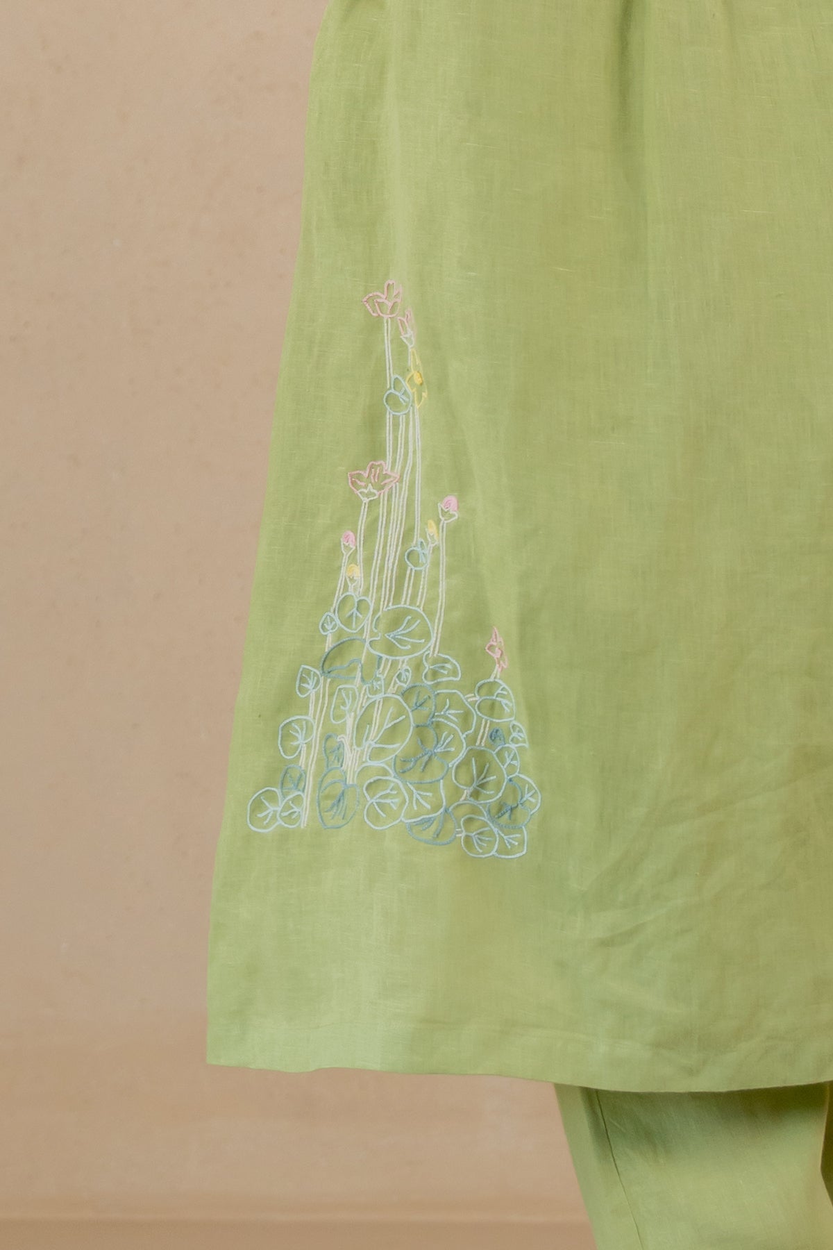 Ana-Linen-V-Neck-Kurta-and-Pants-Set-With-Pockets-Algae-Green-