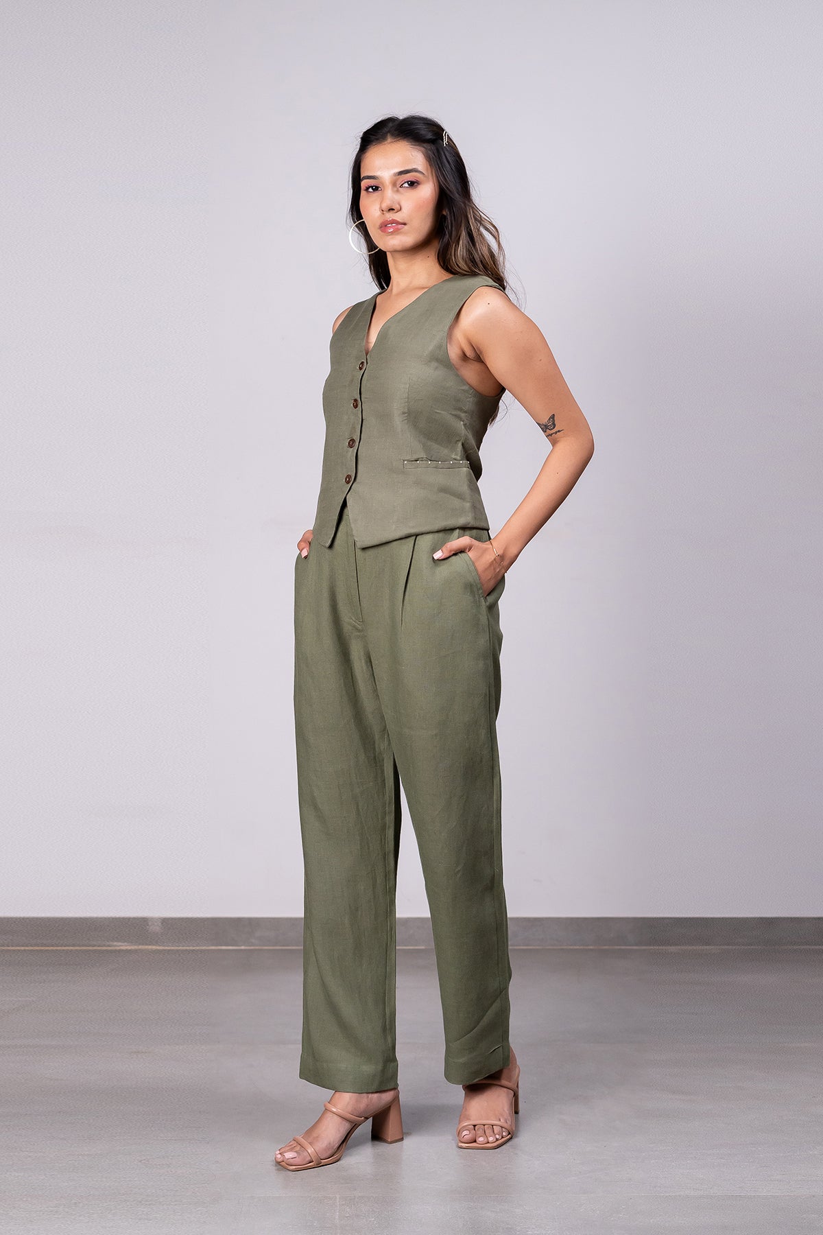Barbara Linen Vest With Welt Pockets – Olive Green