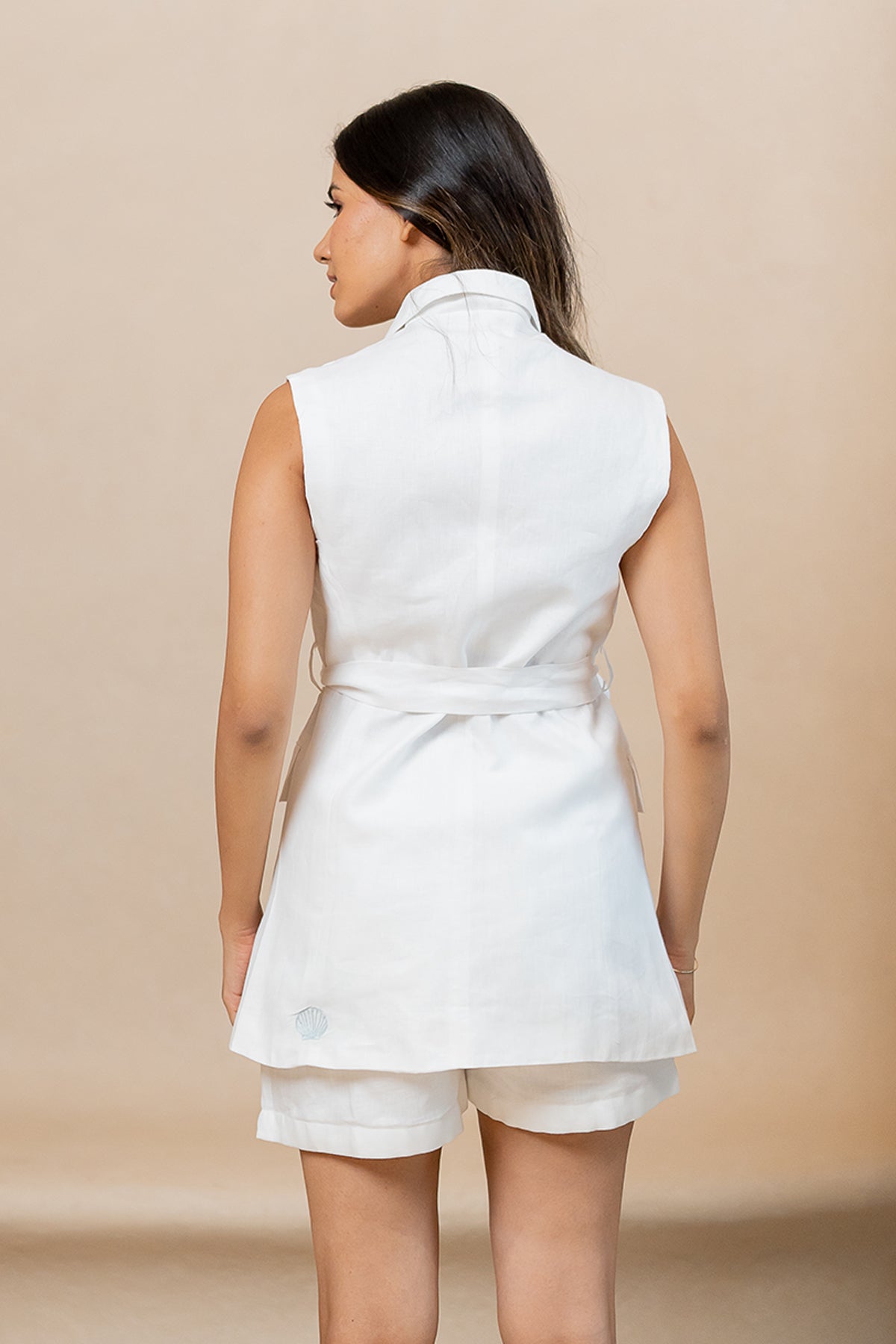 Bay-Linen-Sleeveless-Blazer-with-pockets-Marble-White-