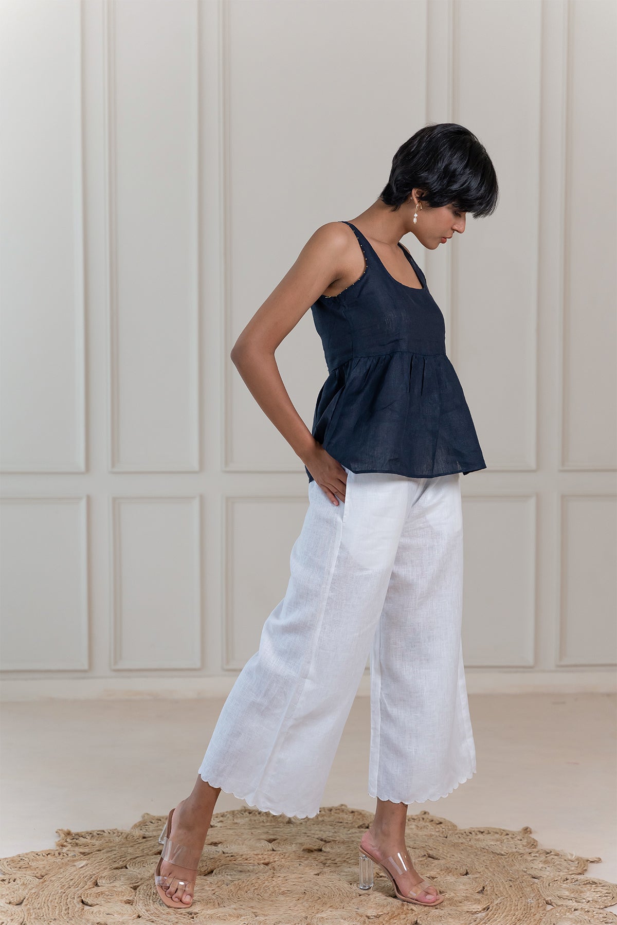 CAROL LINEN SLEEVELESS TOP - Blue