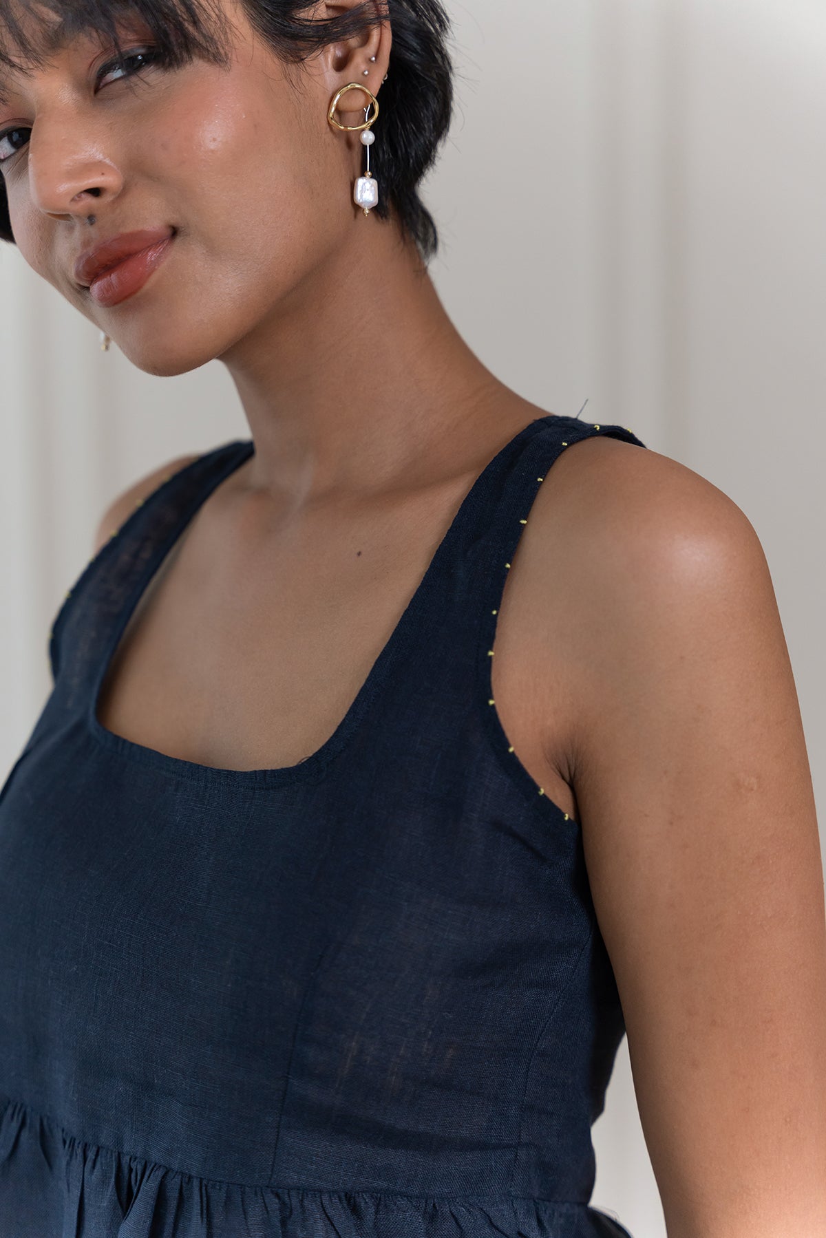 CAROL LINEN SLEEVELESS TOP - Blue