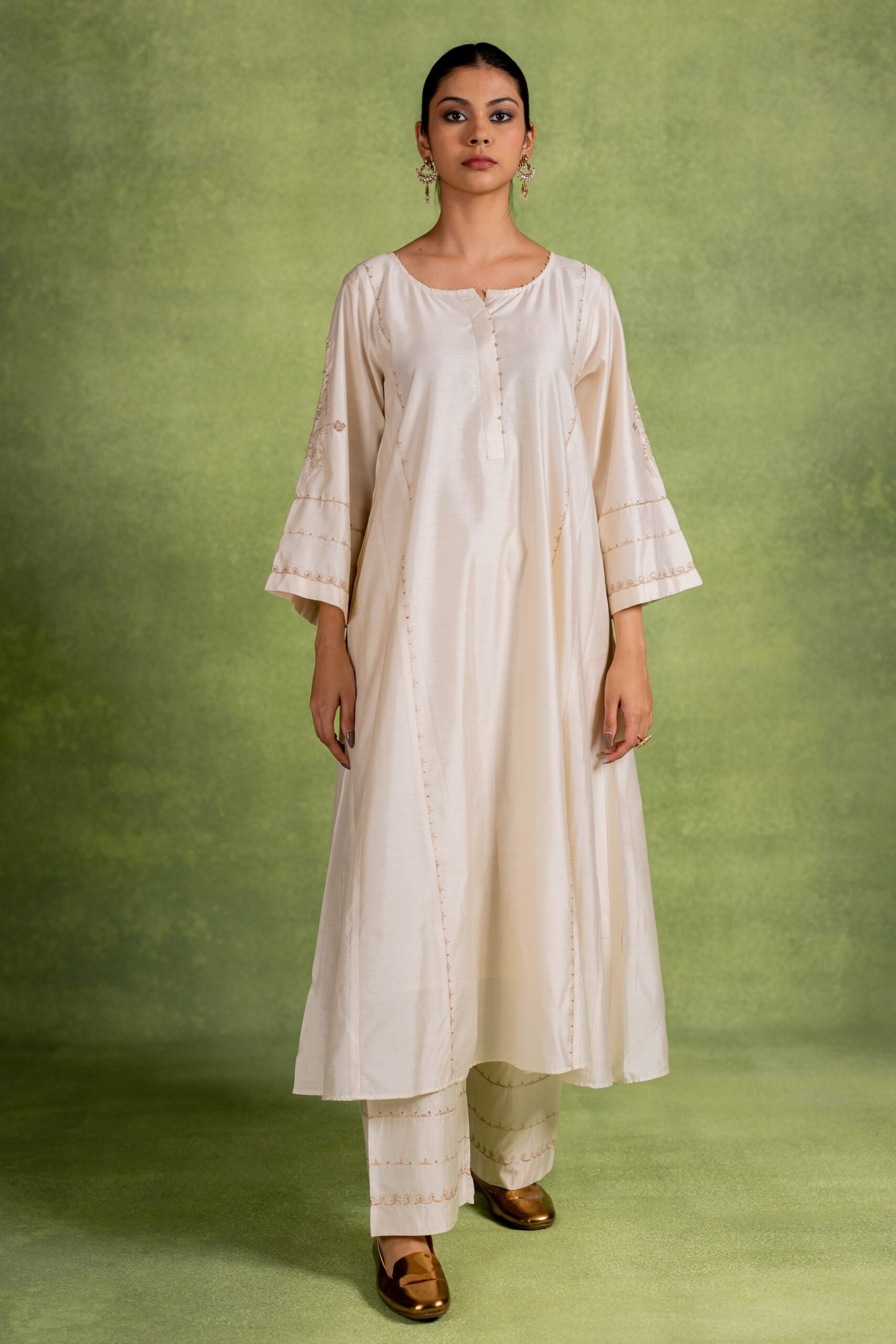Yashodhara Silk Kurta Set - Off white