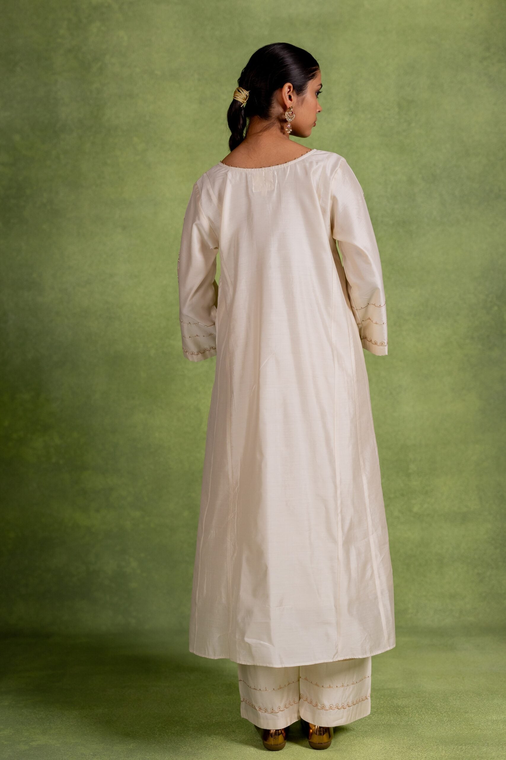Yashodhara Silk Kurta Set - Off white