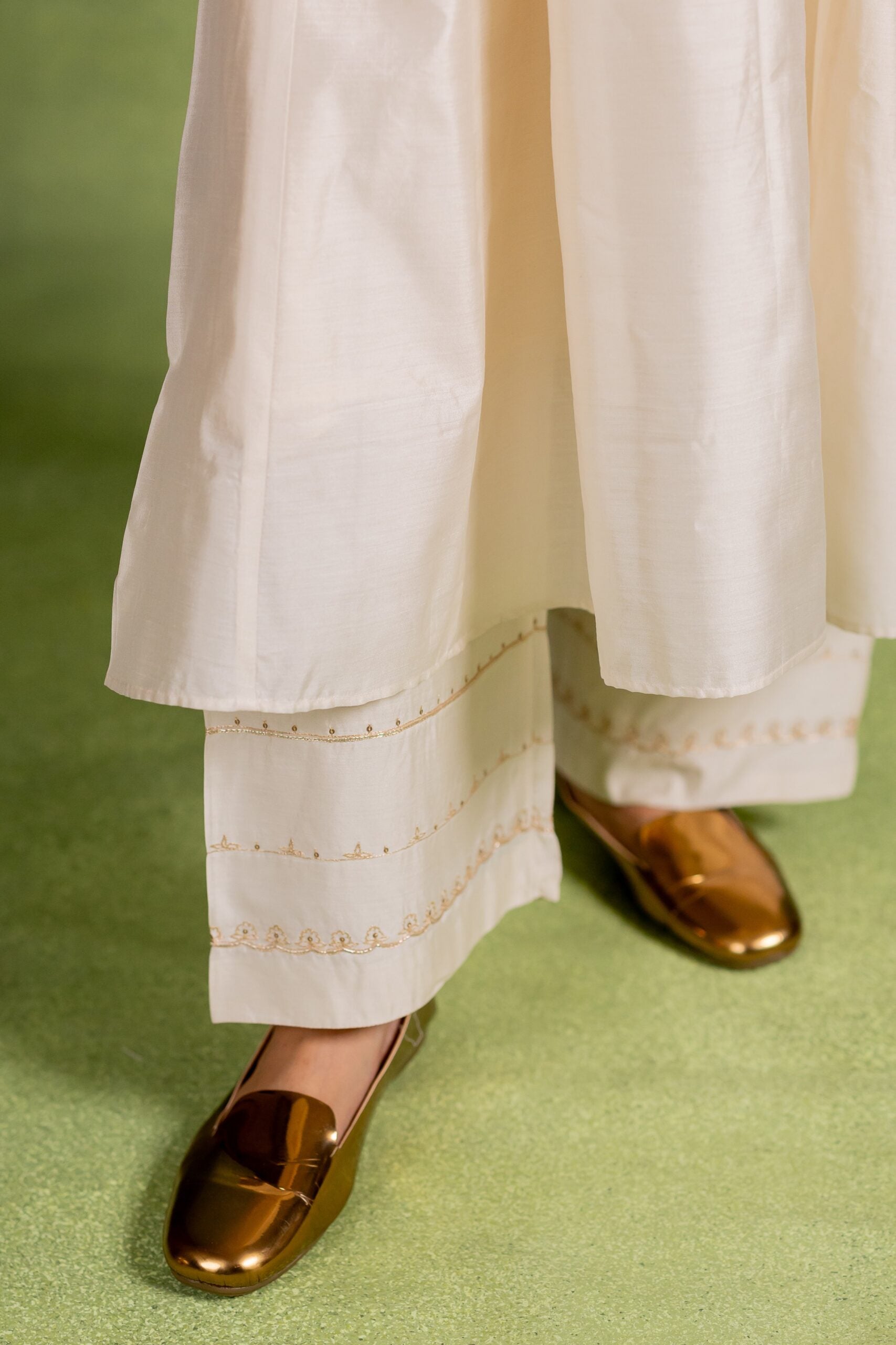 Yashodhara Silk Kurta Set - Off white