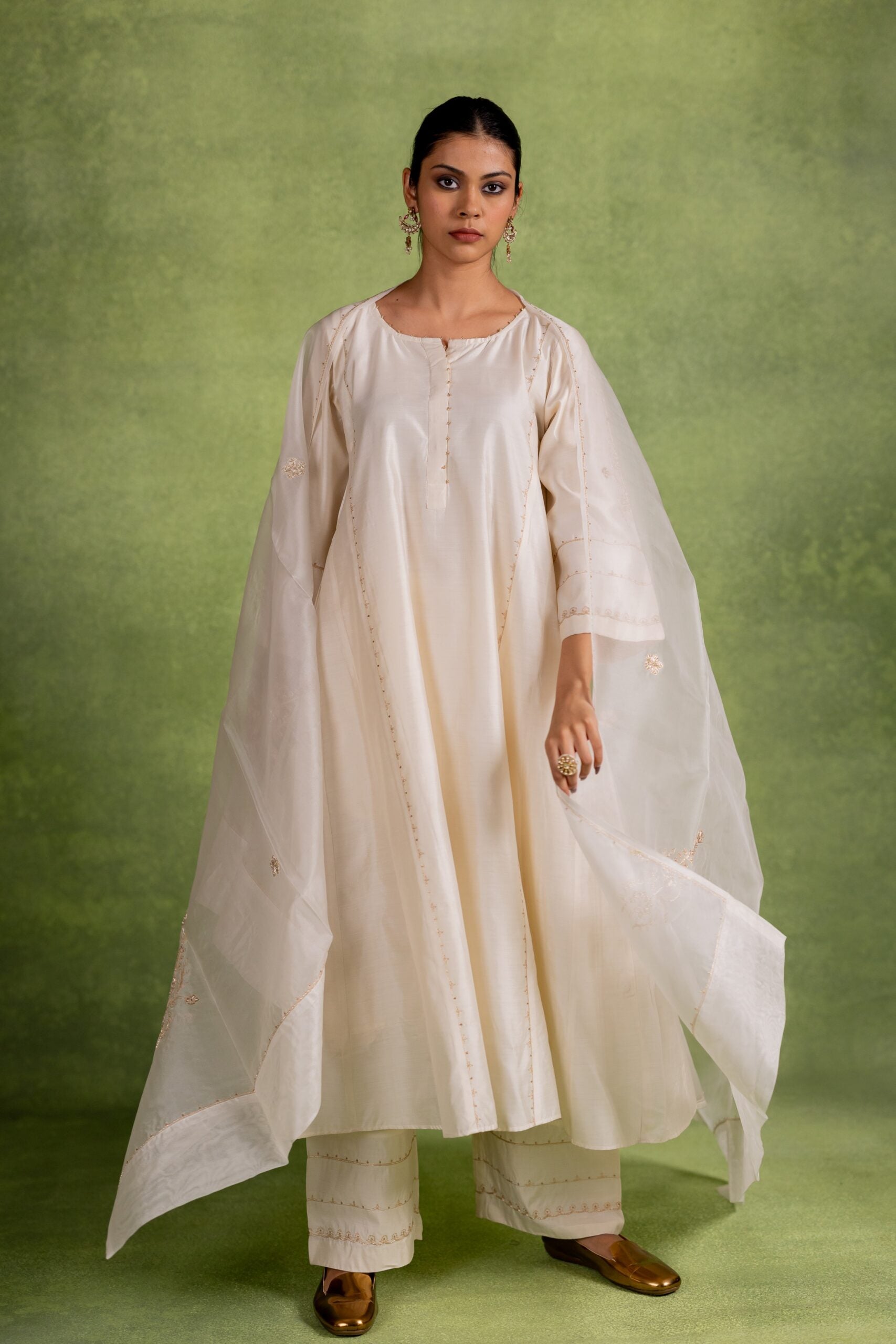 Yashodhara Silk Kurta Set - Off white