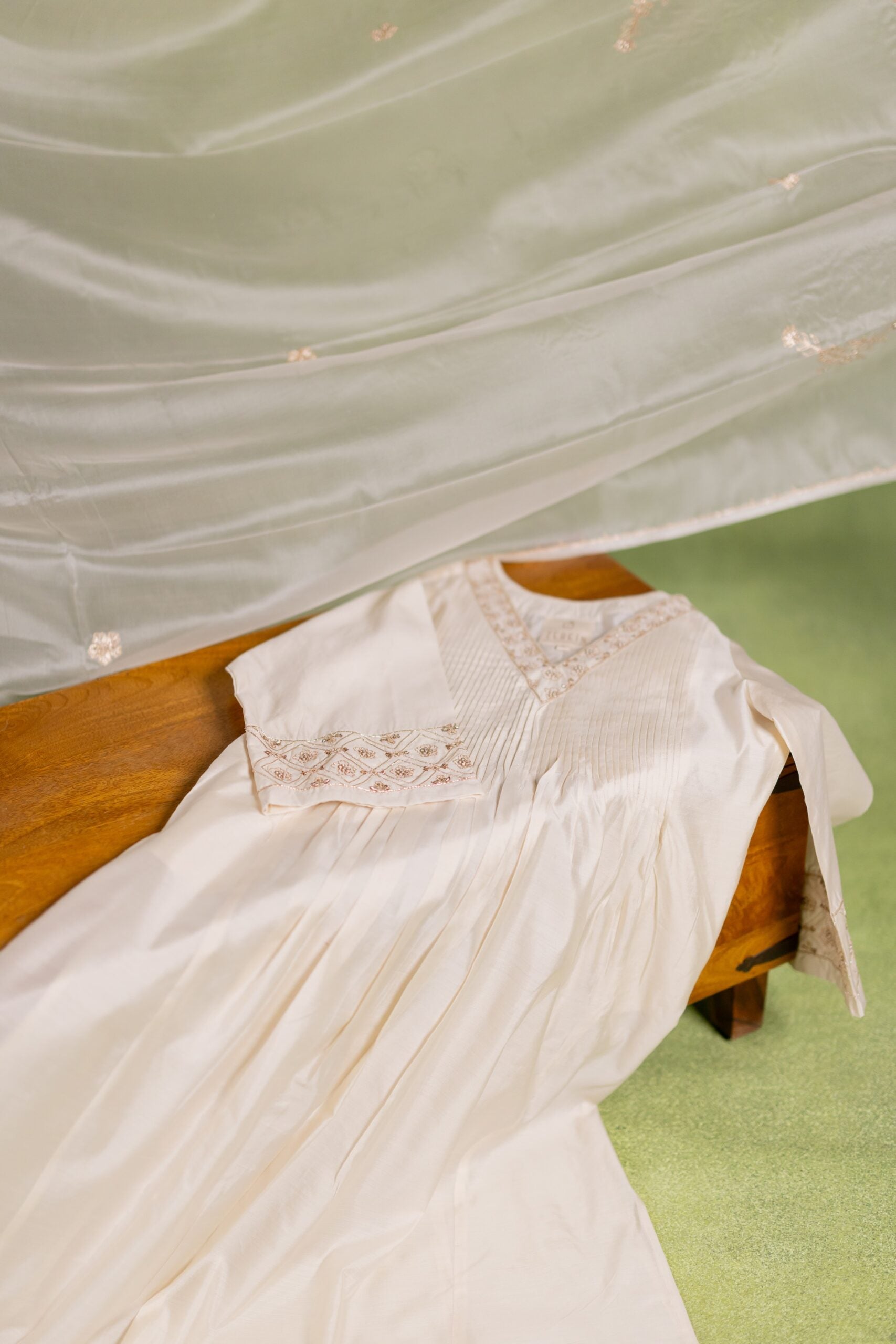 Chandrika Organza Dupatta - Off white