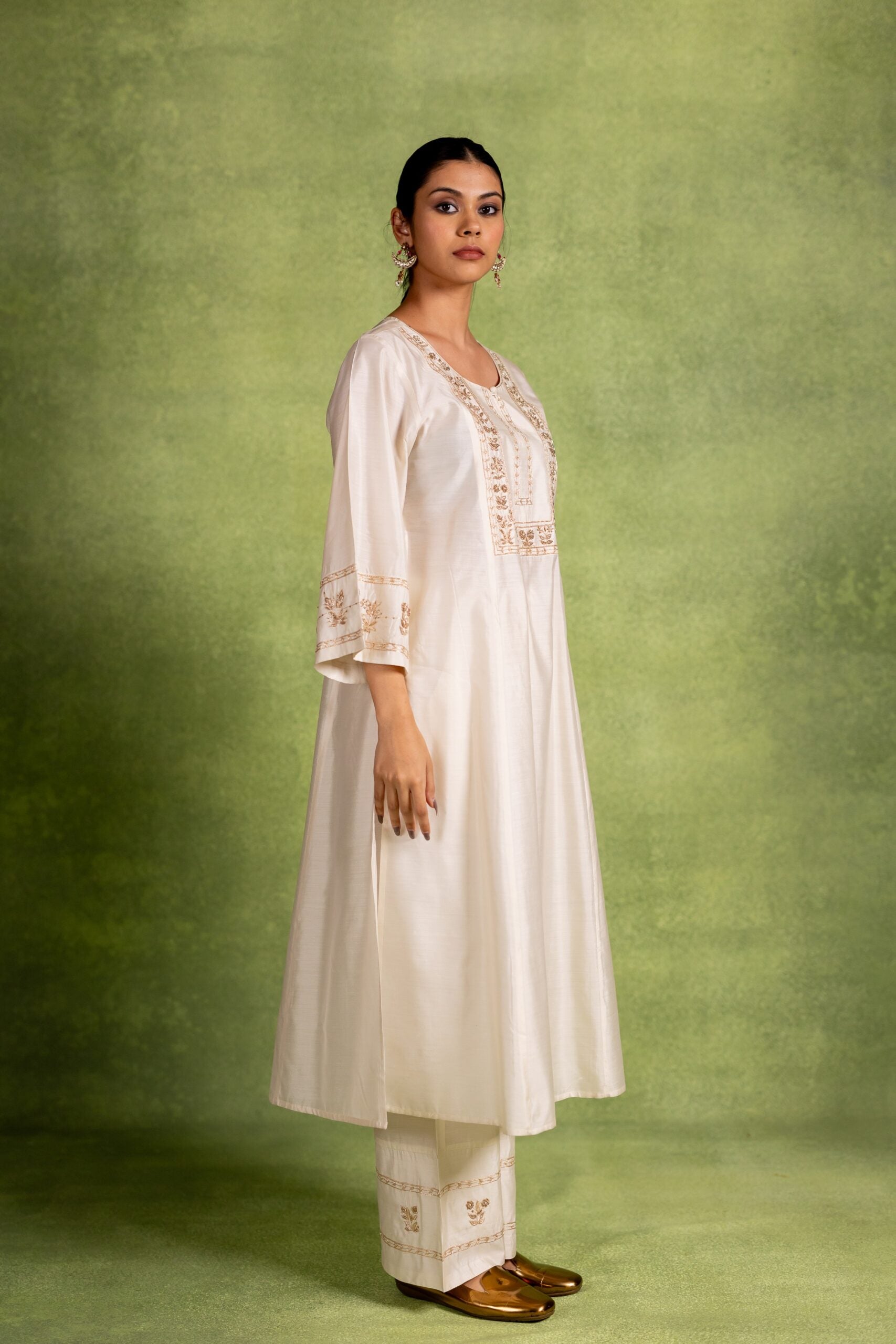 Rukmani Embroidered Silk Kurta Set- Off White