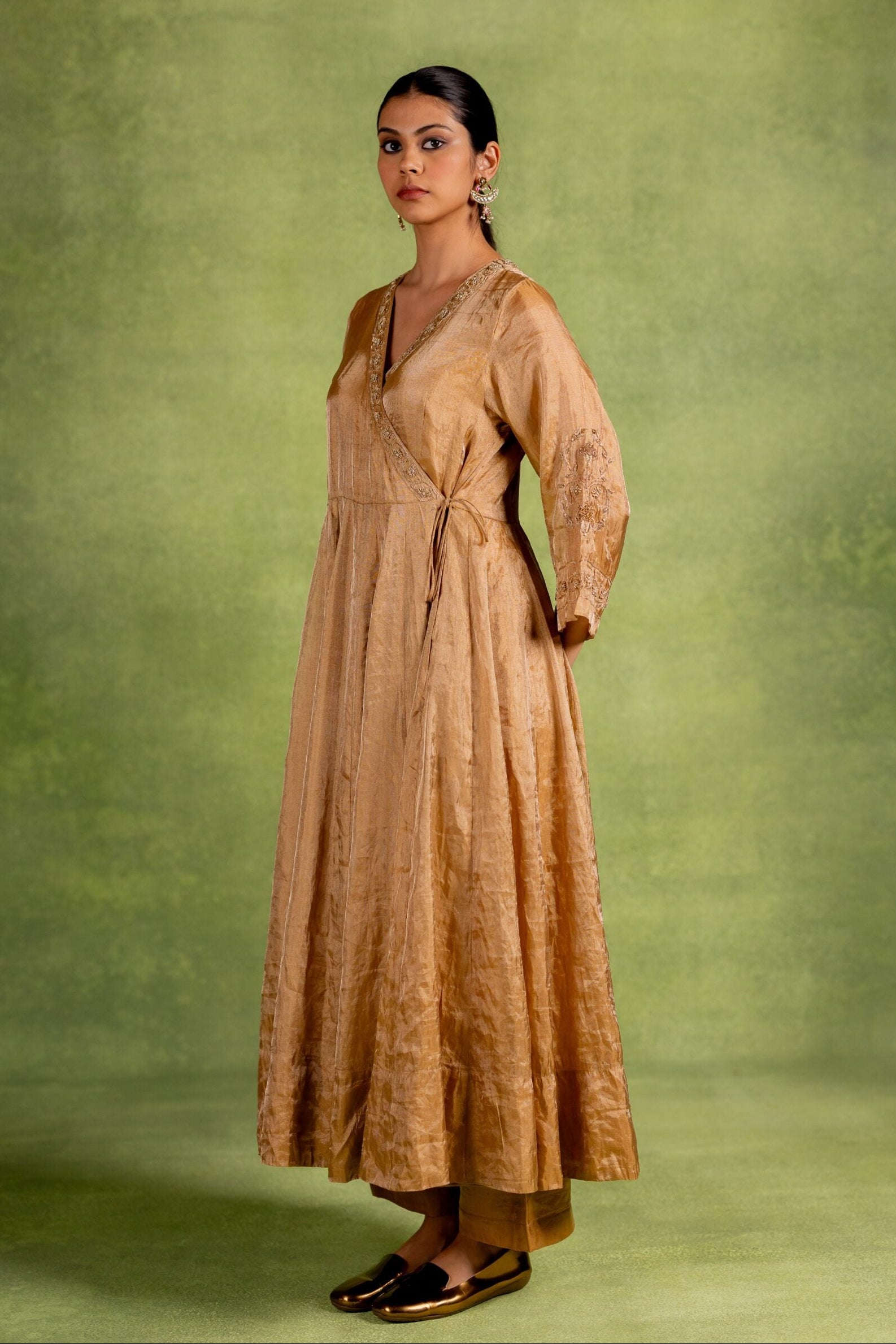 Vasundhara Tissue Angarkha Set - Golden