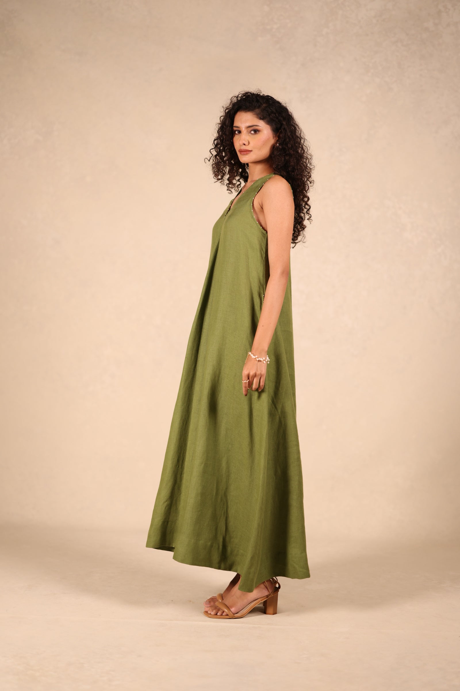 Linen v-neck panel dress