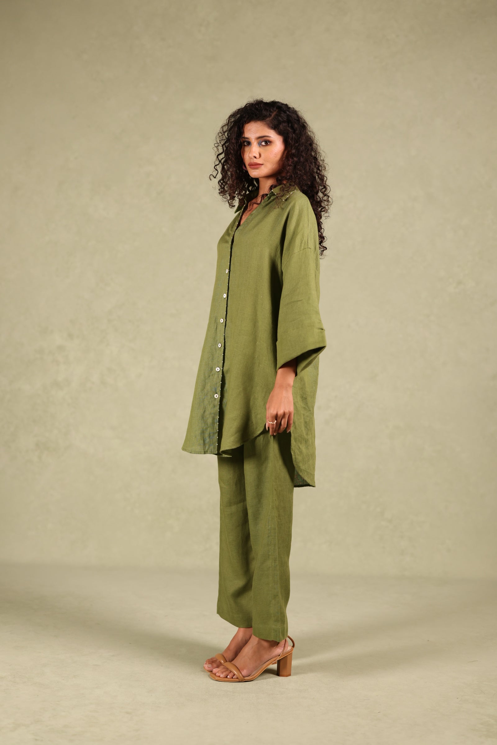 Linen Backloop shirt