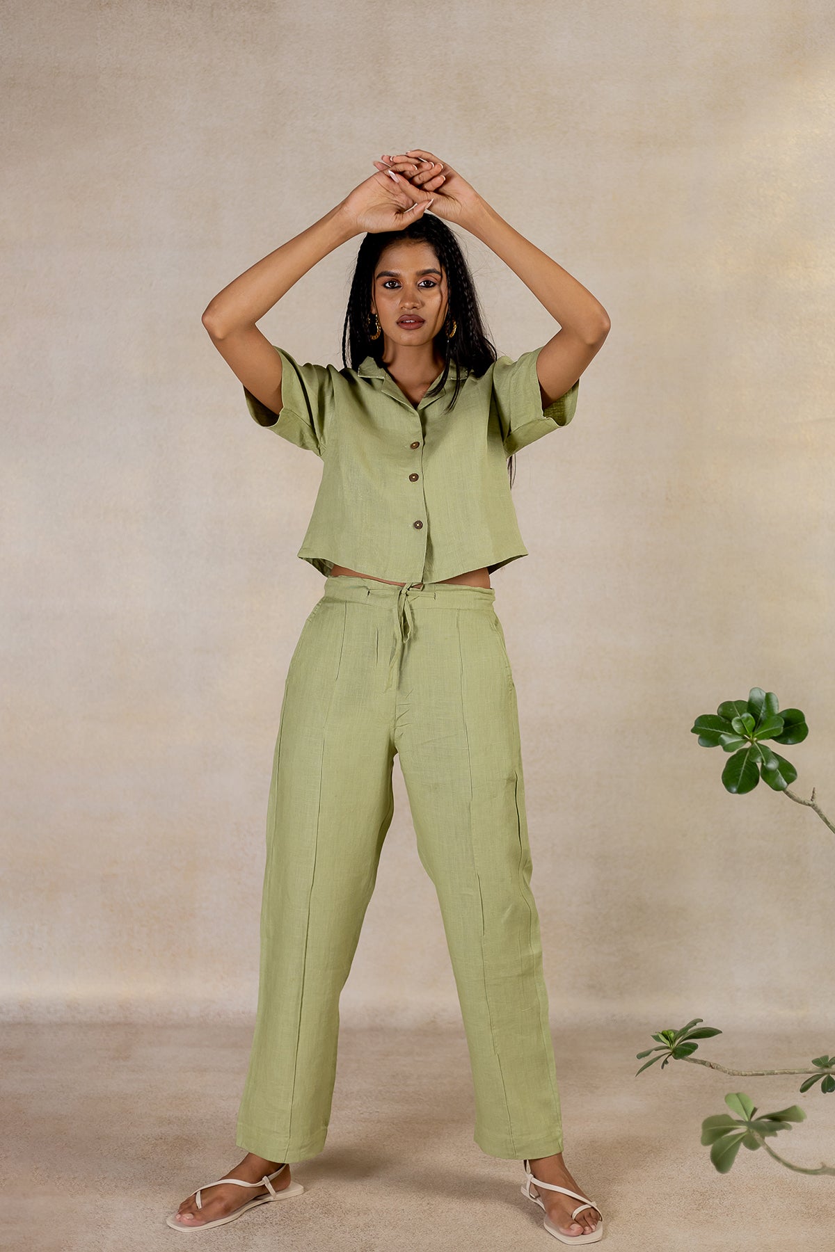 Day 19 - Linen Crop Shirt - Meadow Green