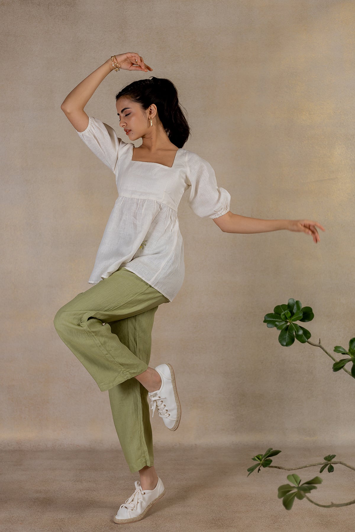 Day 9 - Linen Back Knot Top - Off White