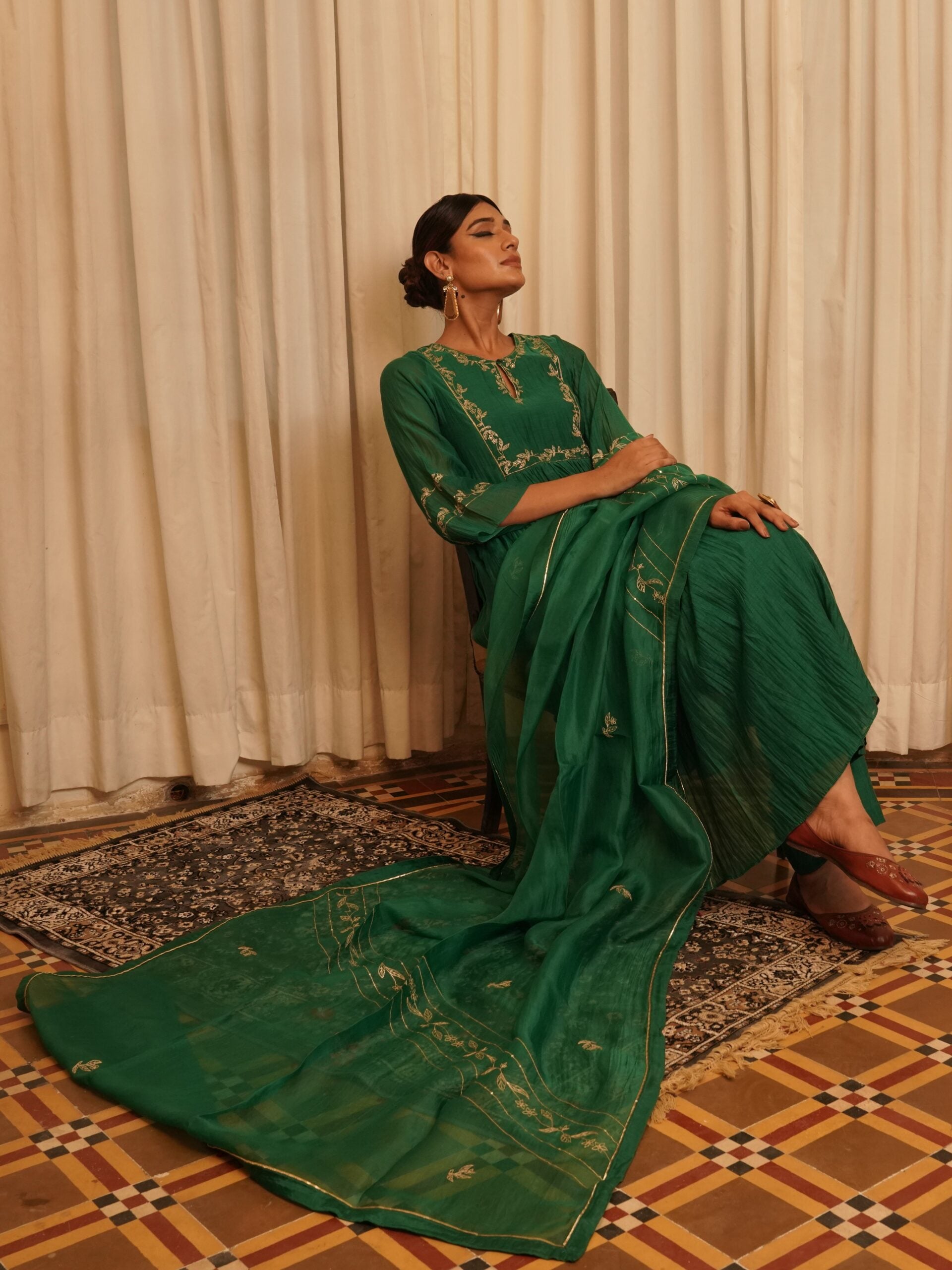 Phool Bel organza Dupatta - chatak "Hara"