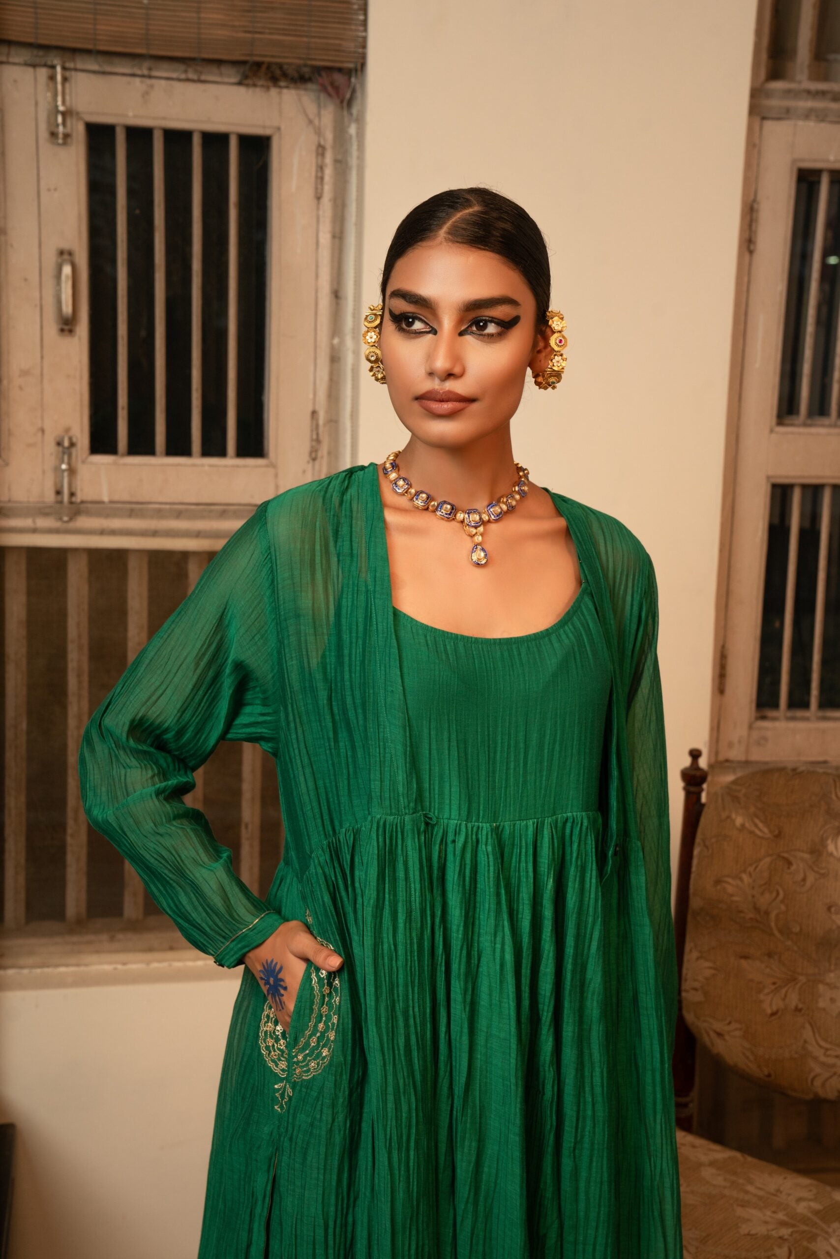 Saanjh-Savera dress & overlay - chatak haraa
