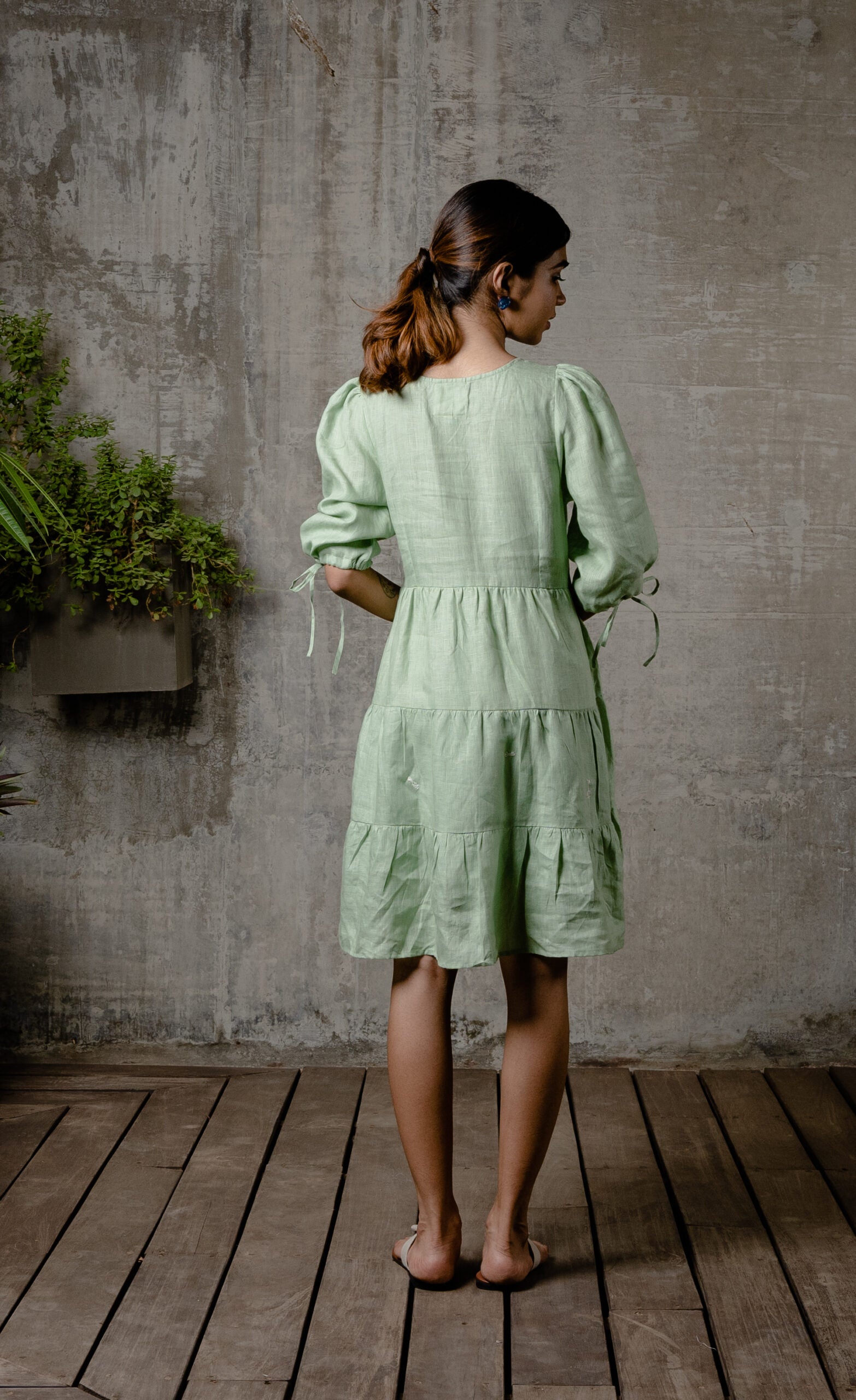 MADONNA LINEN V-NECK DRESS - Pista