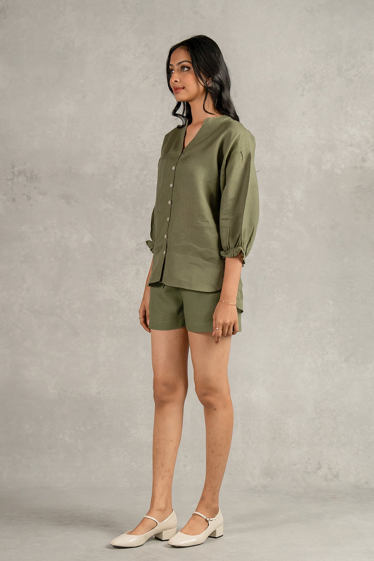 Emma Linen Shirt with Patch pocket - Olive Green
