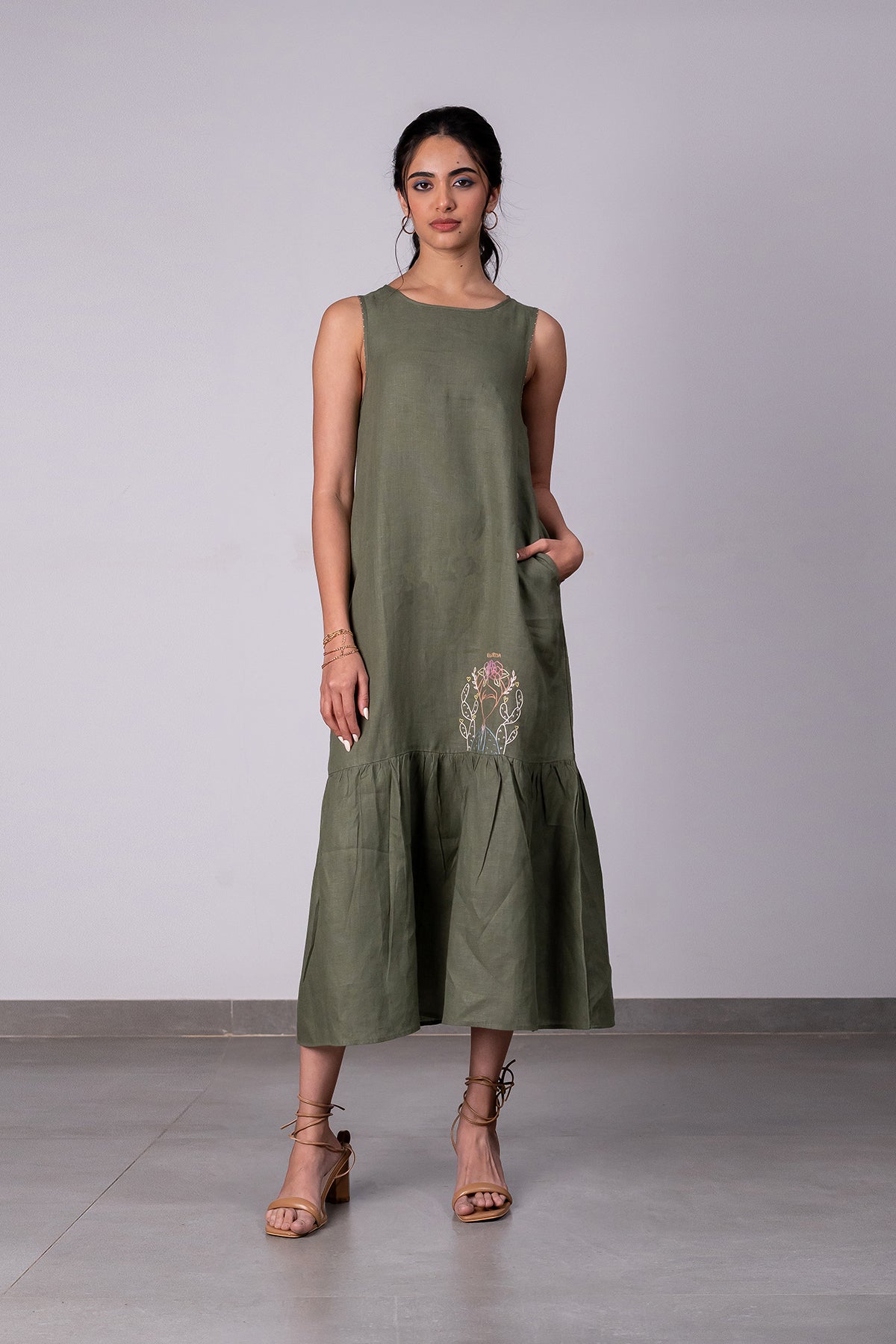 Frida Linen Sleeveless Long Dress - Olive Green M Frida Linen Sleeveless Long Dress - Olive Green M