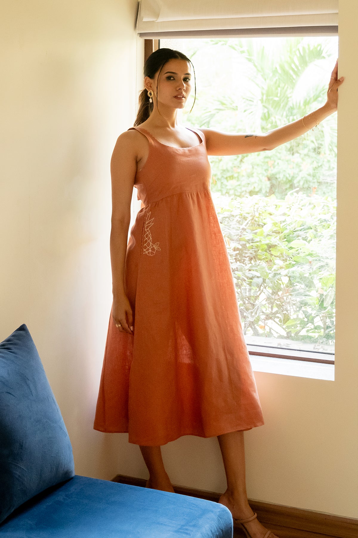 Gabriella Linen Sleeveless Back Bow Dress – Sand Brown