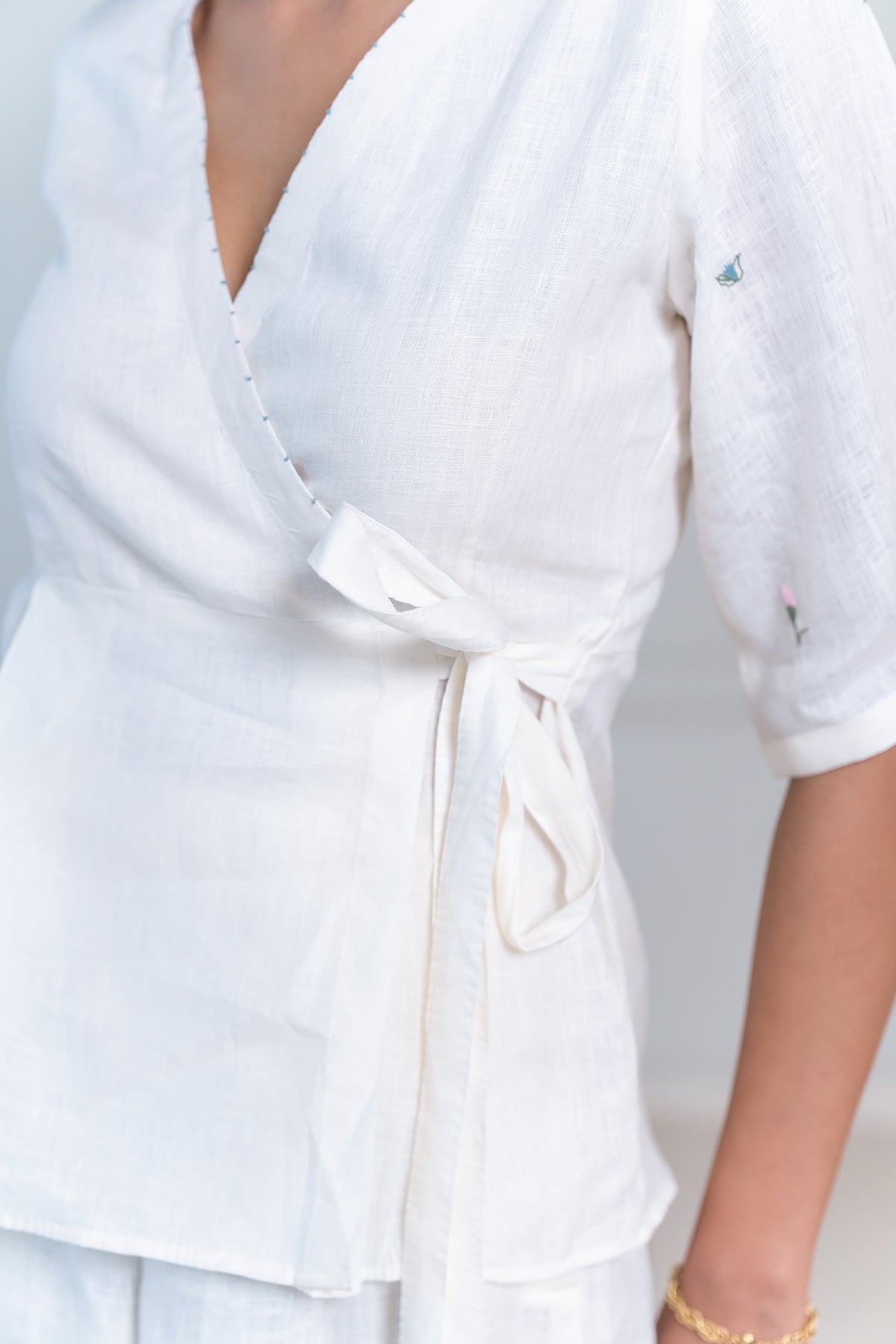 HANNAH LINEN WRAP TOP - Off-White
