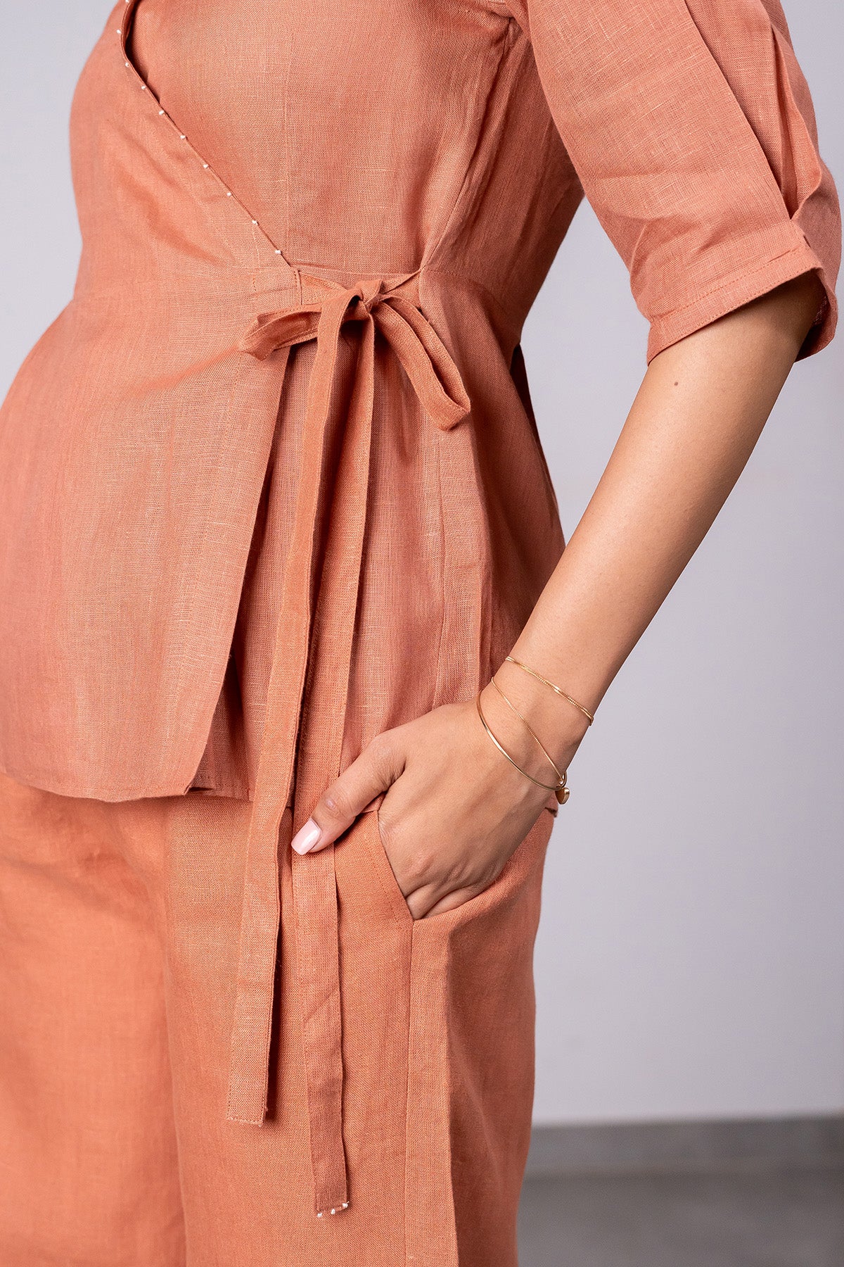 Hannah Linen Wrap Top – Sand Brown