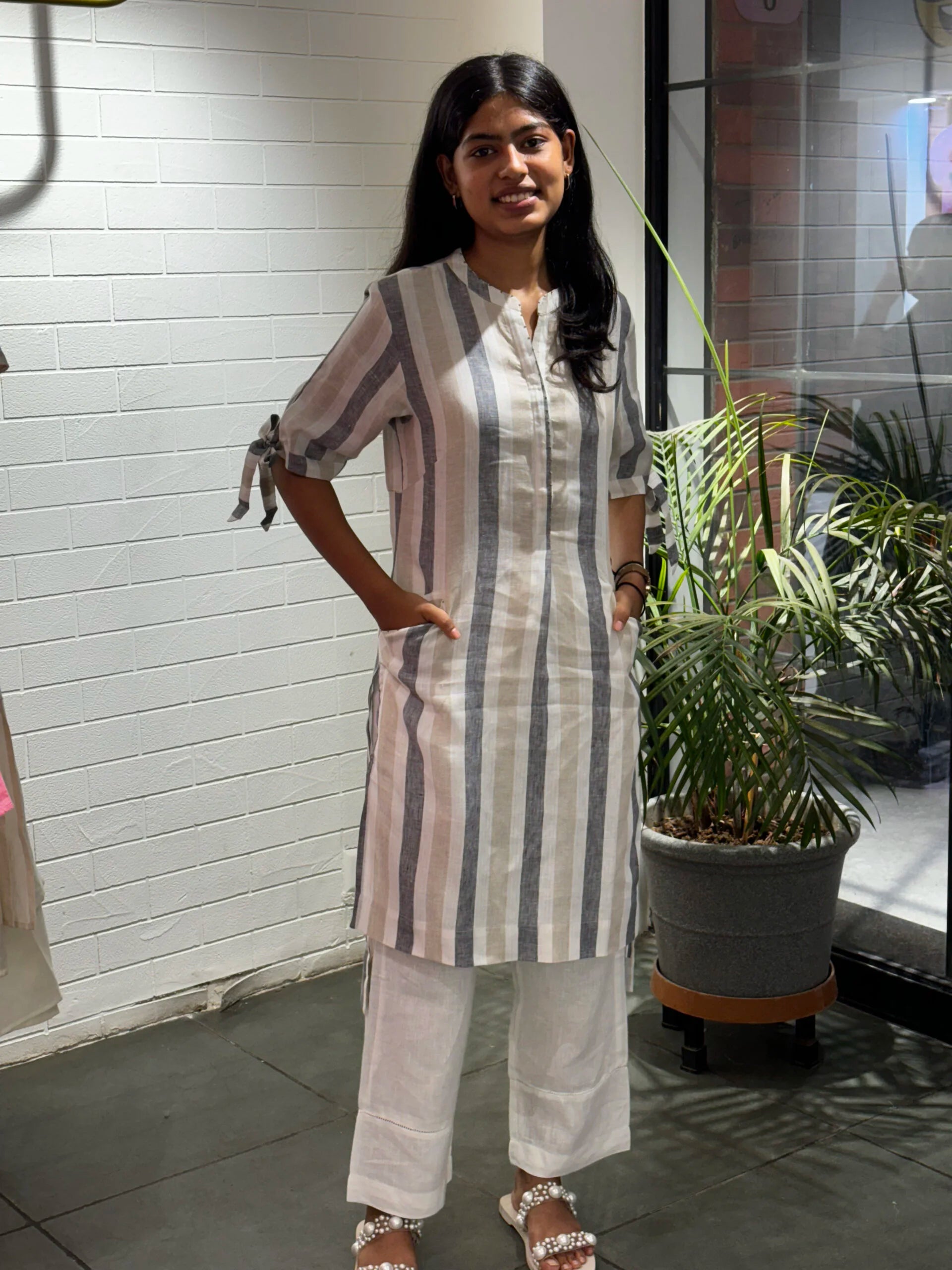Linen Striped sleeve knot kurta - White and Grey
