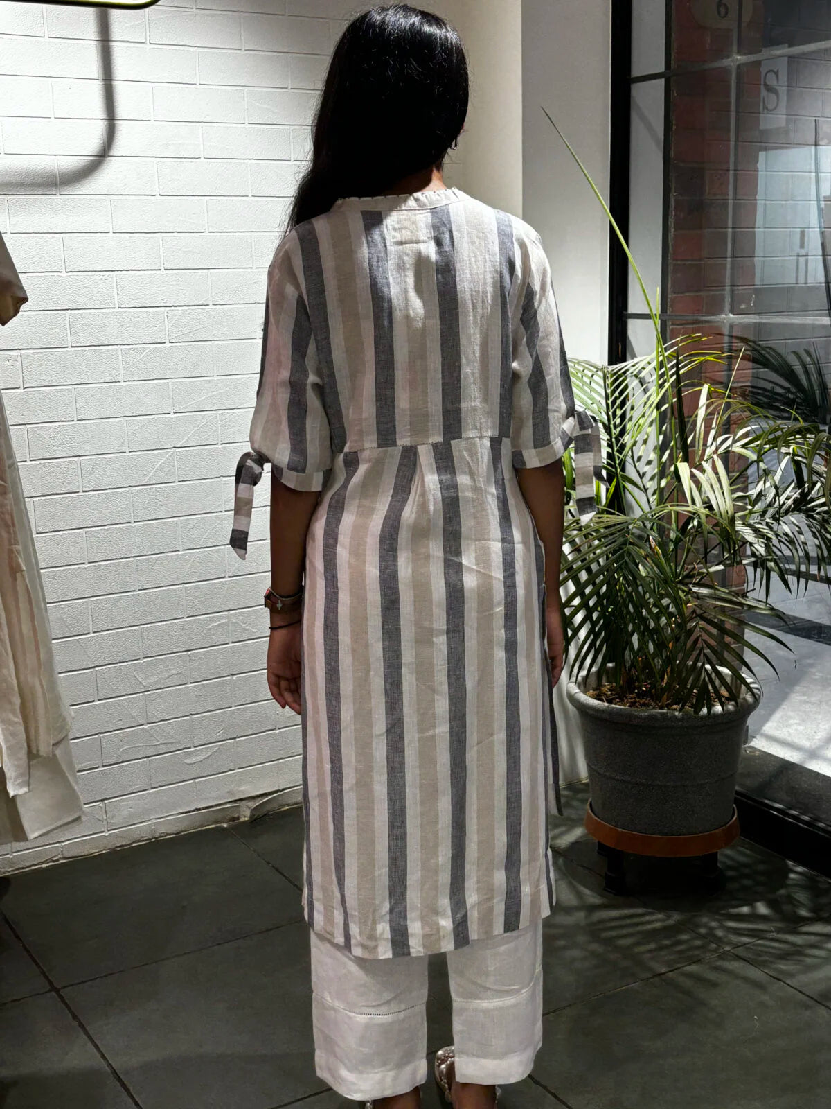 Linen Striped sleeve knot kurta - White and Grey
