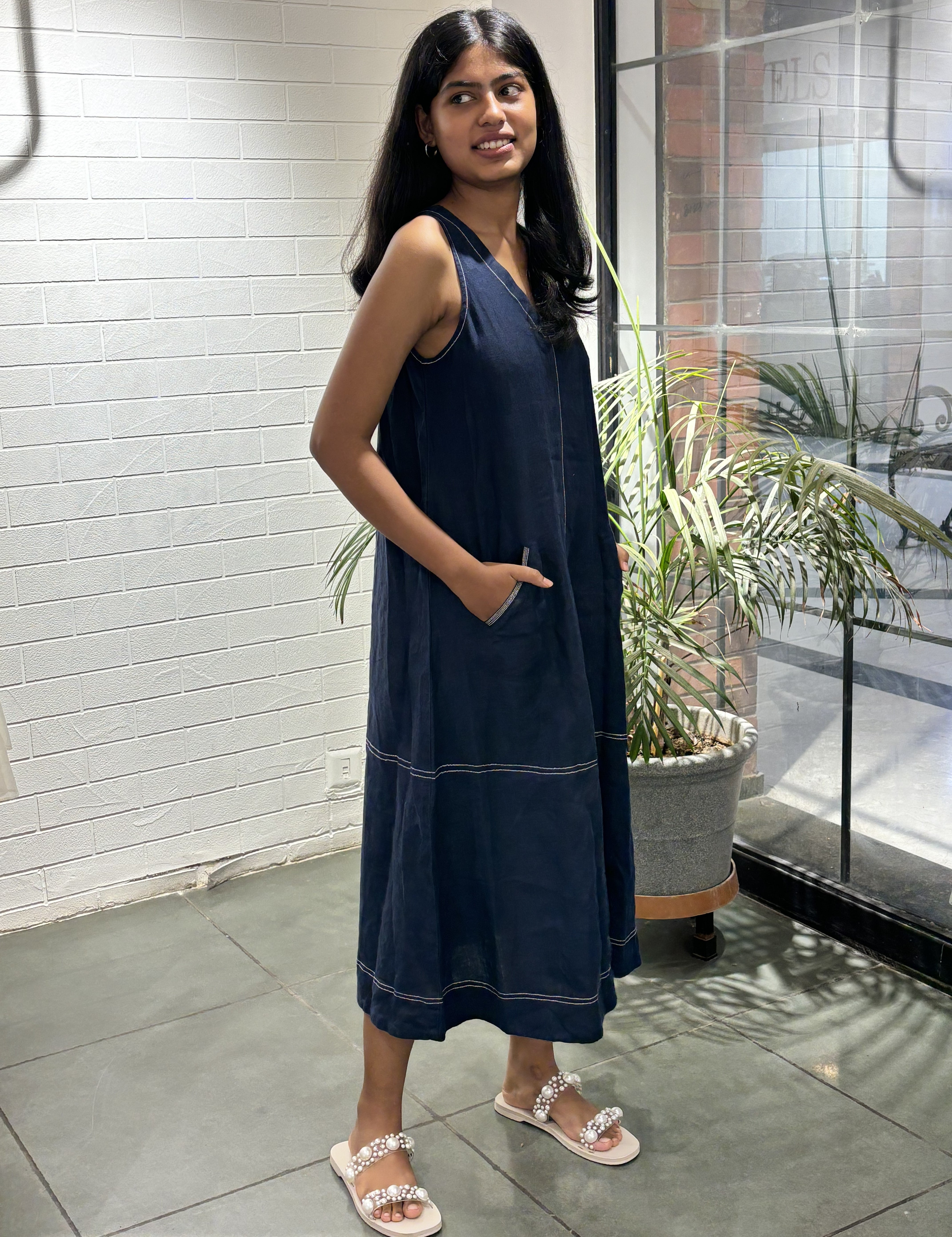 Susan Linen A-Line Sleeveless Dress With Welt Pockets