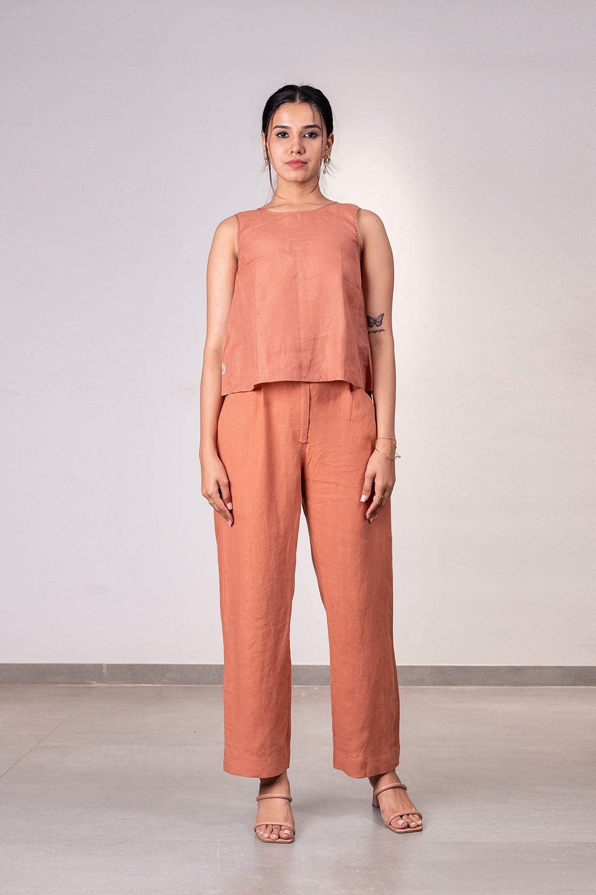 Kylie Linen Top – Sand Brown