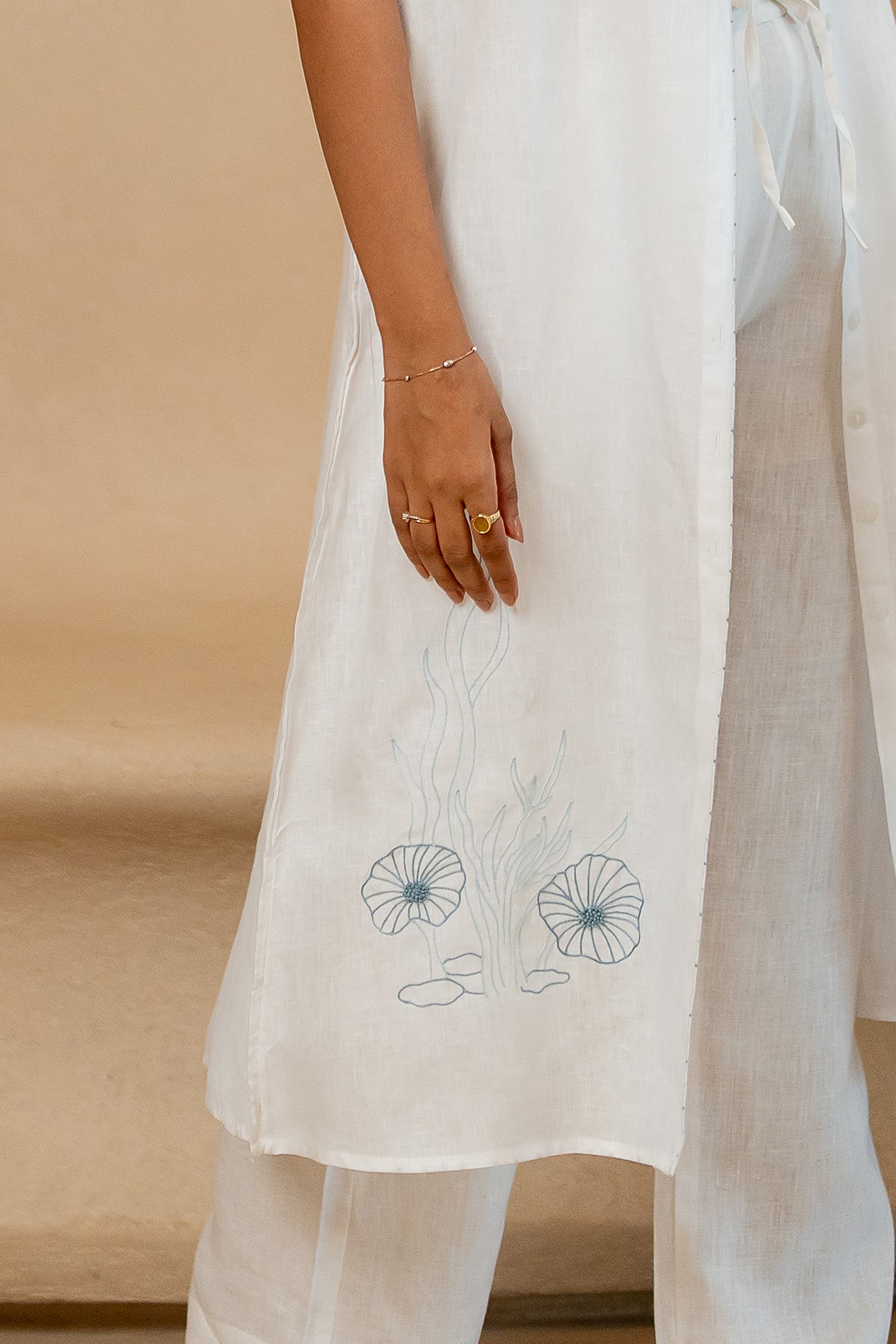 Linen-Sleeveless-Pearl-Kurta-and-Pant-set-Marble-White-