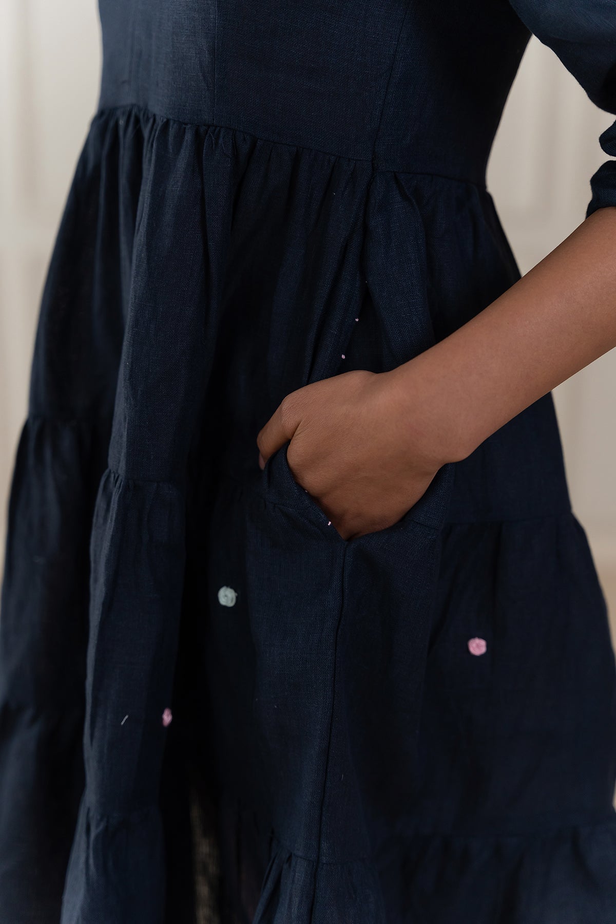 MADONNA LINEN V-NECK DRESS - Blue