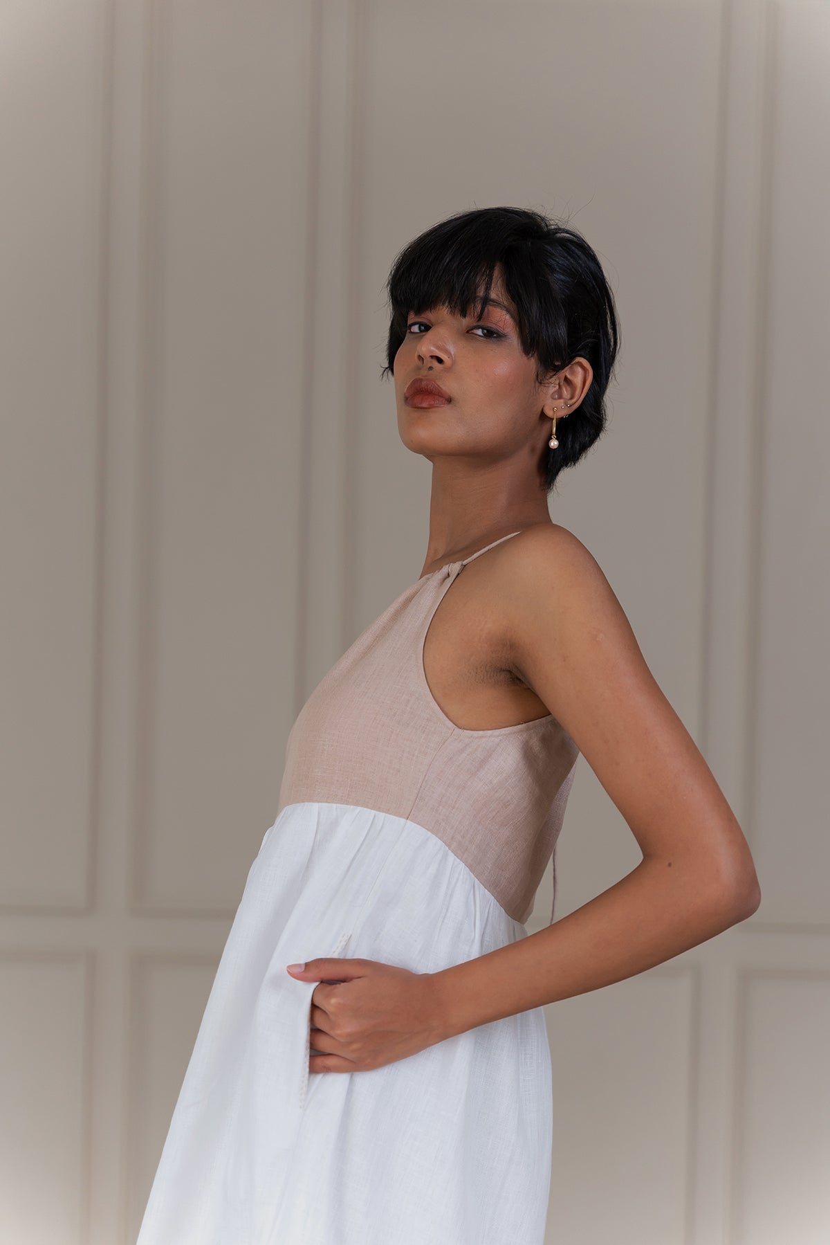 MARLOW LINEN DRESS - Beige and White