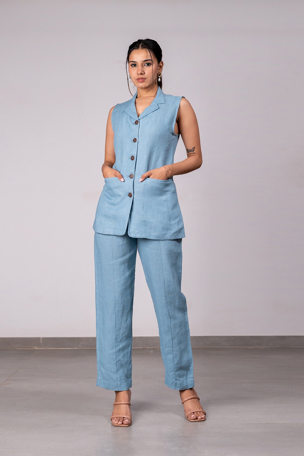 Ruth Linen Sleeveless Blazer With Welt Pockets – Icy Blue