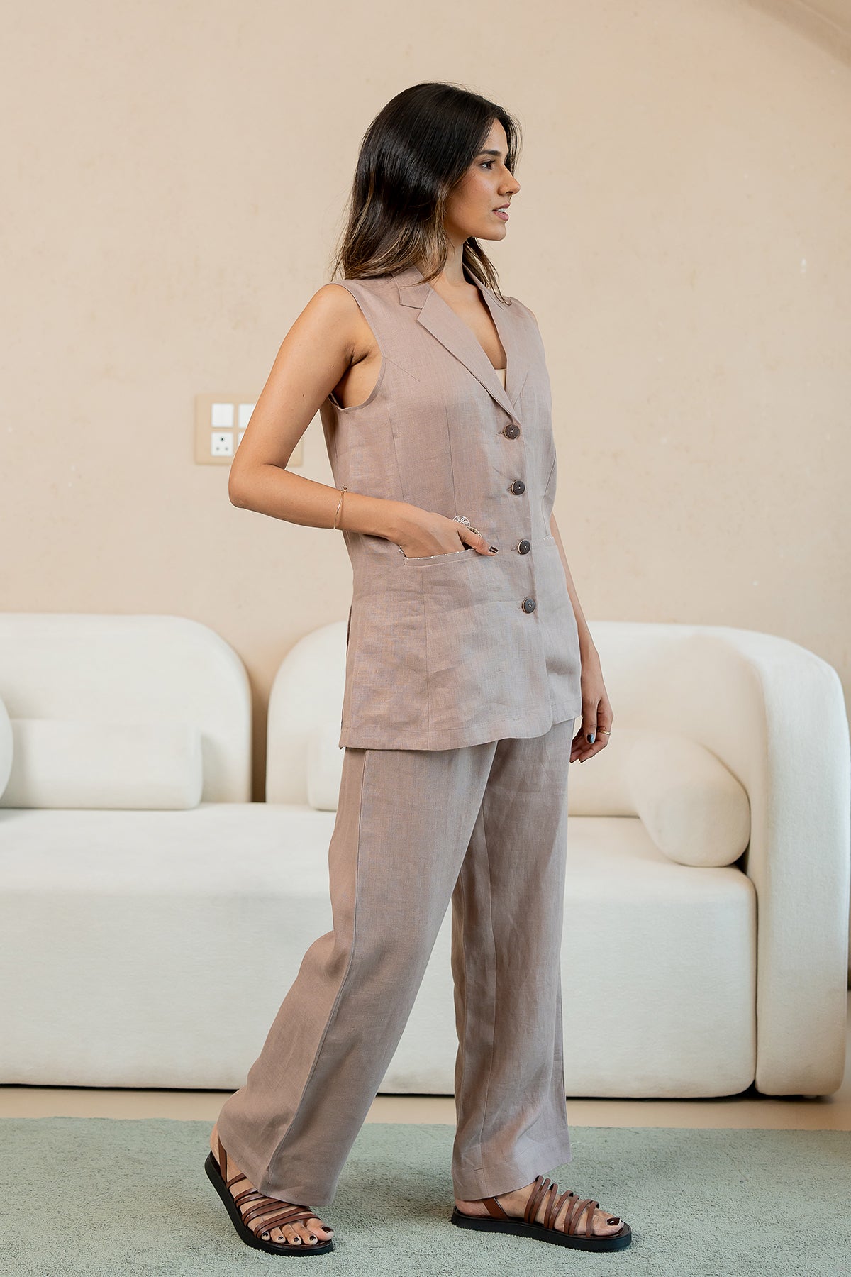 Ruth-Linen-Sleeveless-Blazer-with-welt-pockets-Mud-