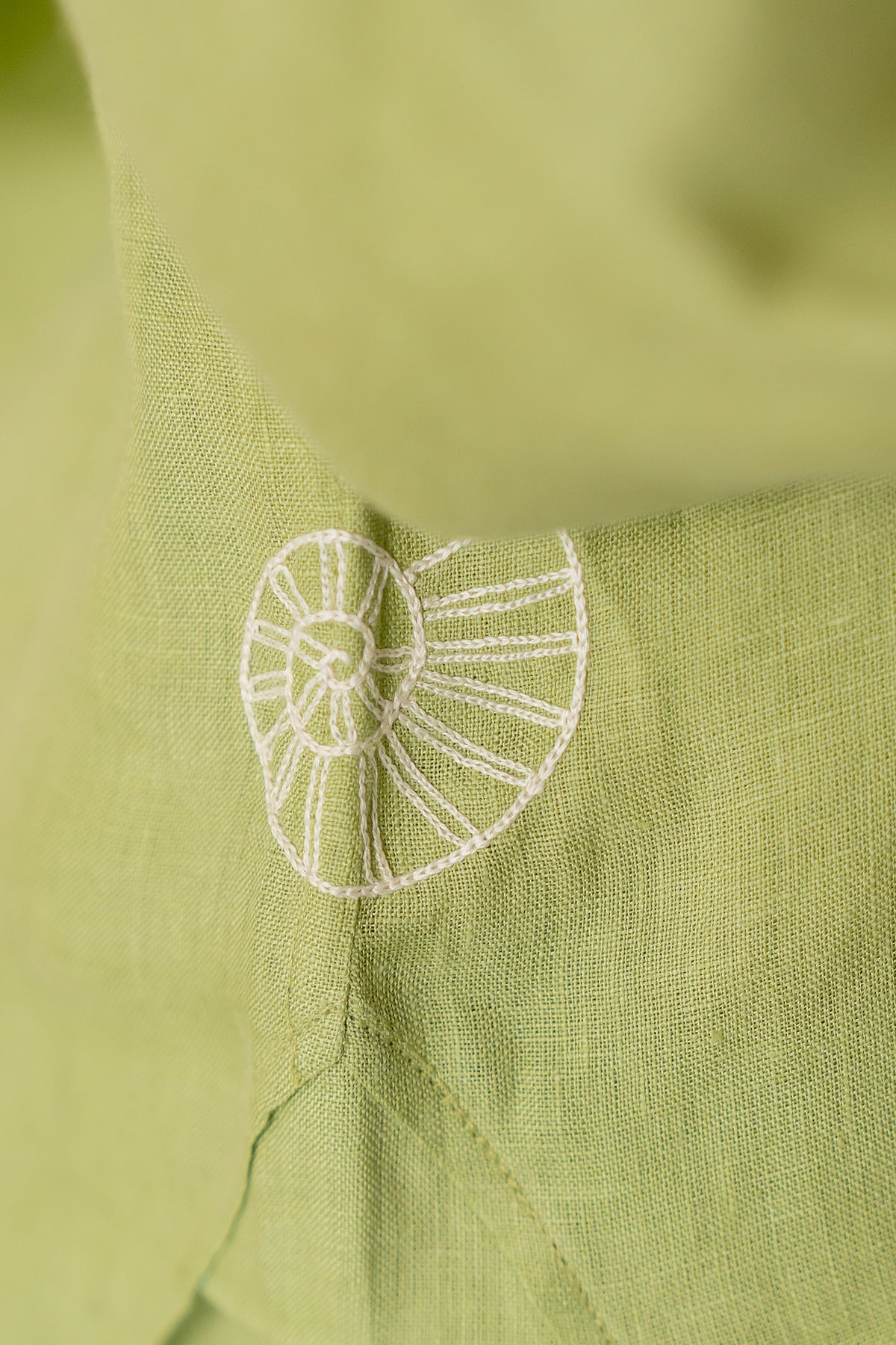 Sandra Linen Curved Hem Shirt - Algae Green