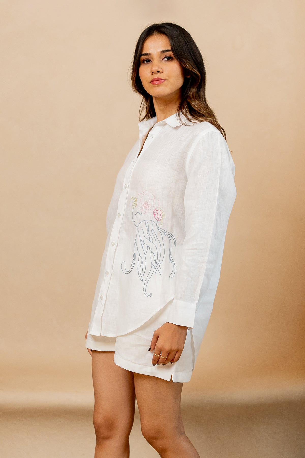 Sandra-Linen-Curved-Hem-Shirt-Marble-White-