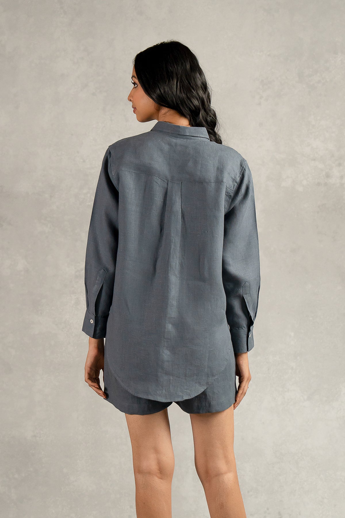 Sandra Linen Curved Hem Shirt - Charcoal Grey