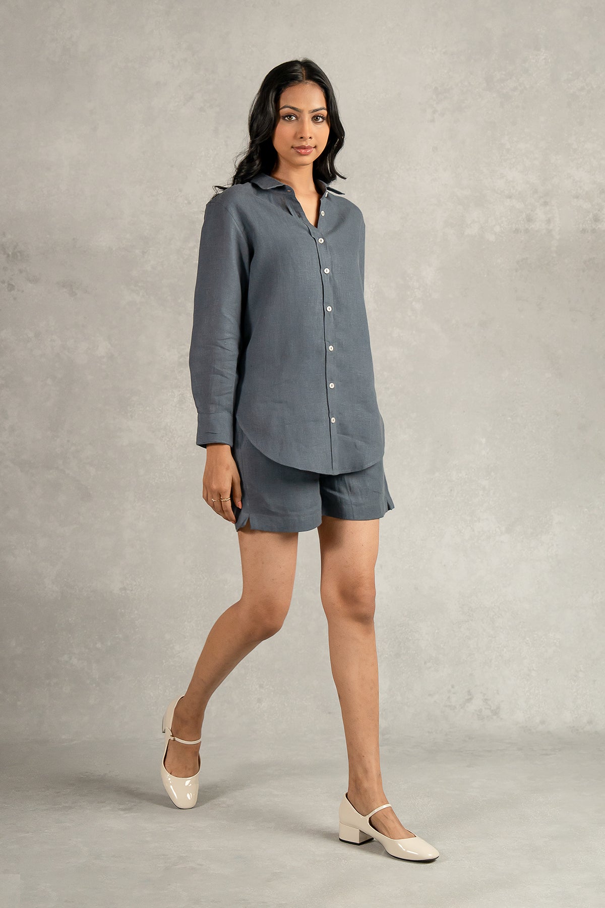 Sandra Linen Curved Hem Shirt - Charcoal Grey