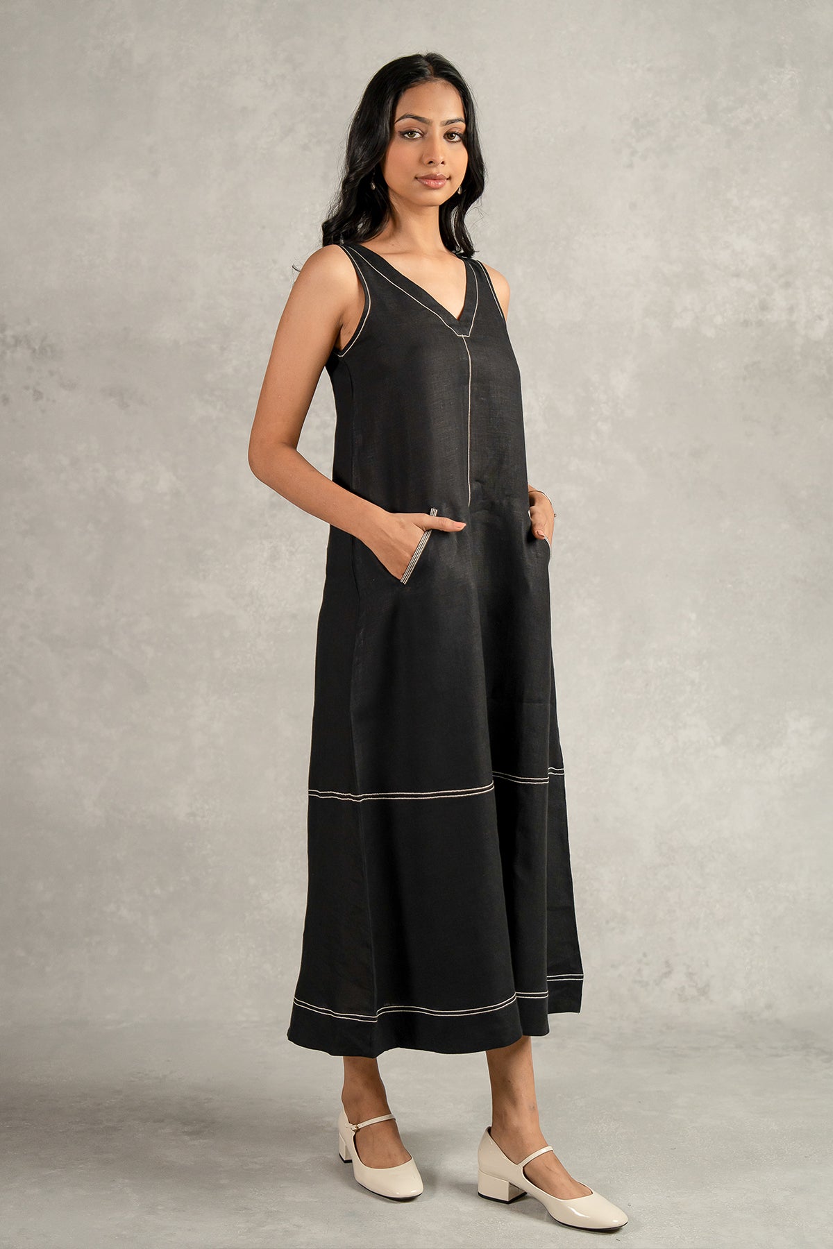 Susan Linen A-Line Sleeveless Dress with Welt Pockets- Black