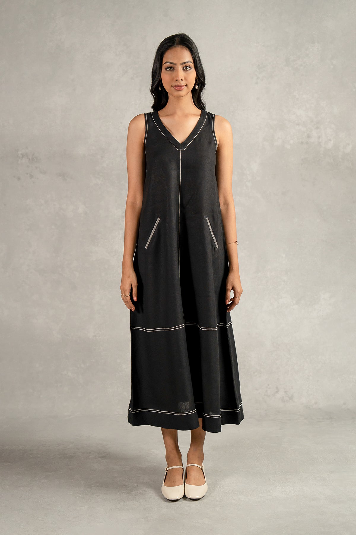 Susan Linen A-Line Sleeveless Dress with Welt Pockets- Black