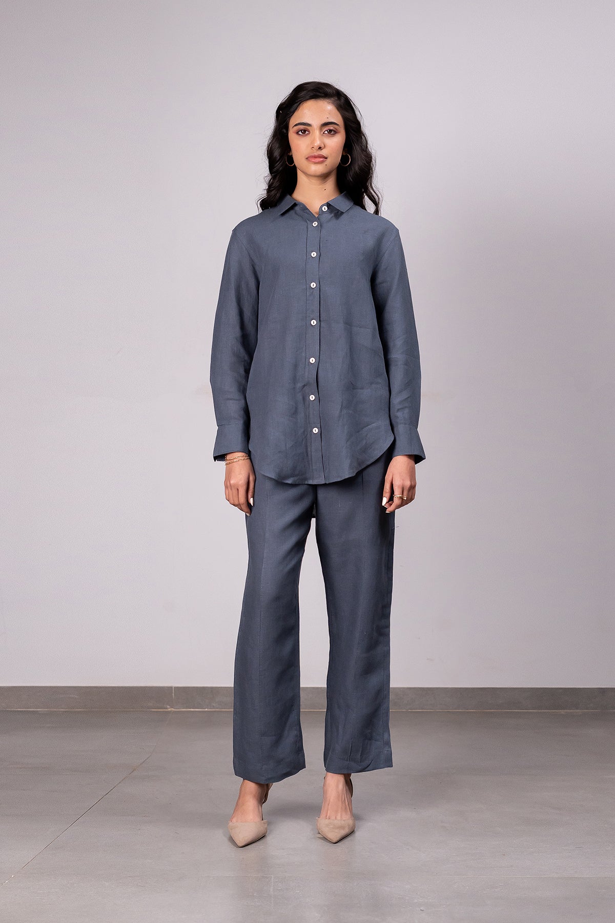 Sandra Linen Curved Hem Shirt - Charcoal Grey
