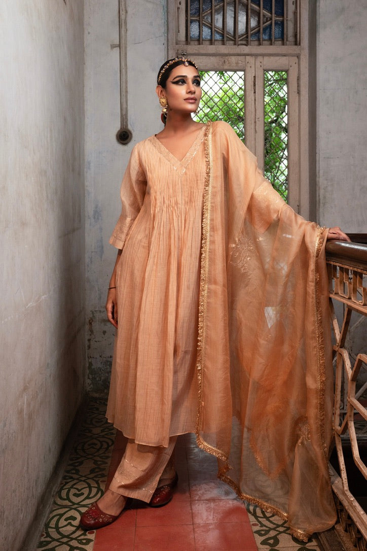 Basant V-neck Pintucks kurta set - swarn "beige"